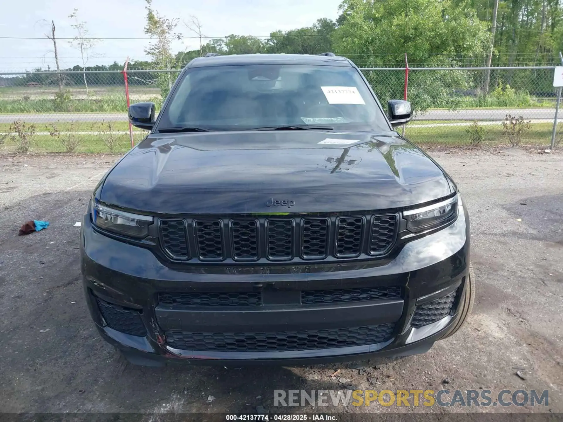 12 Photograph of a damaged car 1C4RJJBG1R8546339 JEEP GRAND CHEROKEE L 2024