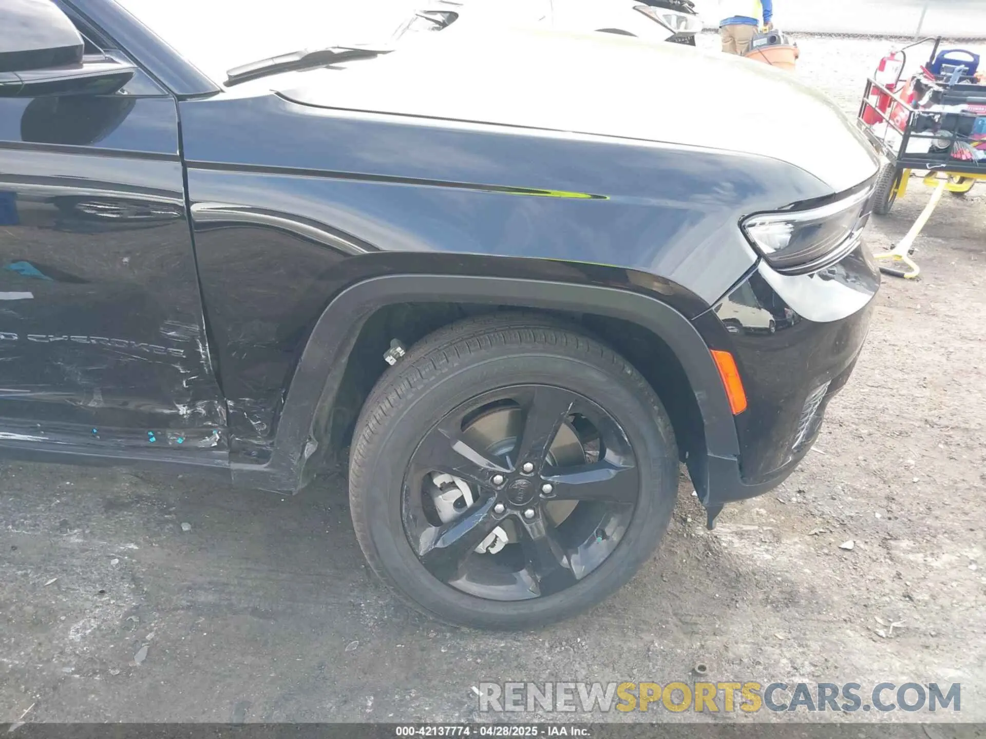 6 Photograph of a damaged car 1C4RJJBG1R8546339 JEEP GRAND CHEROKEE L 2024