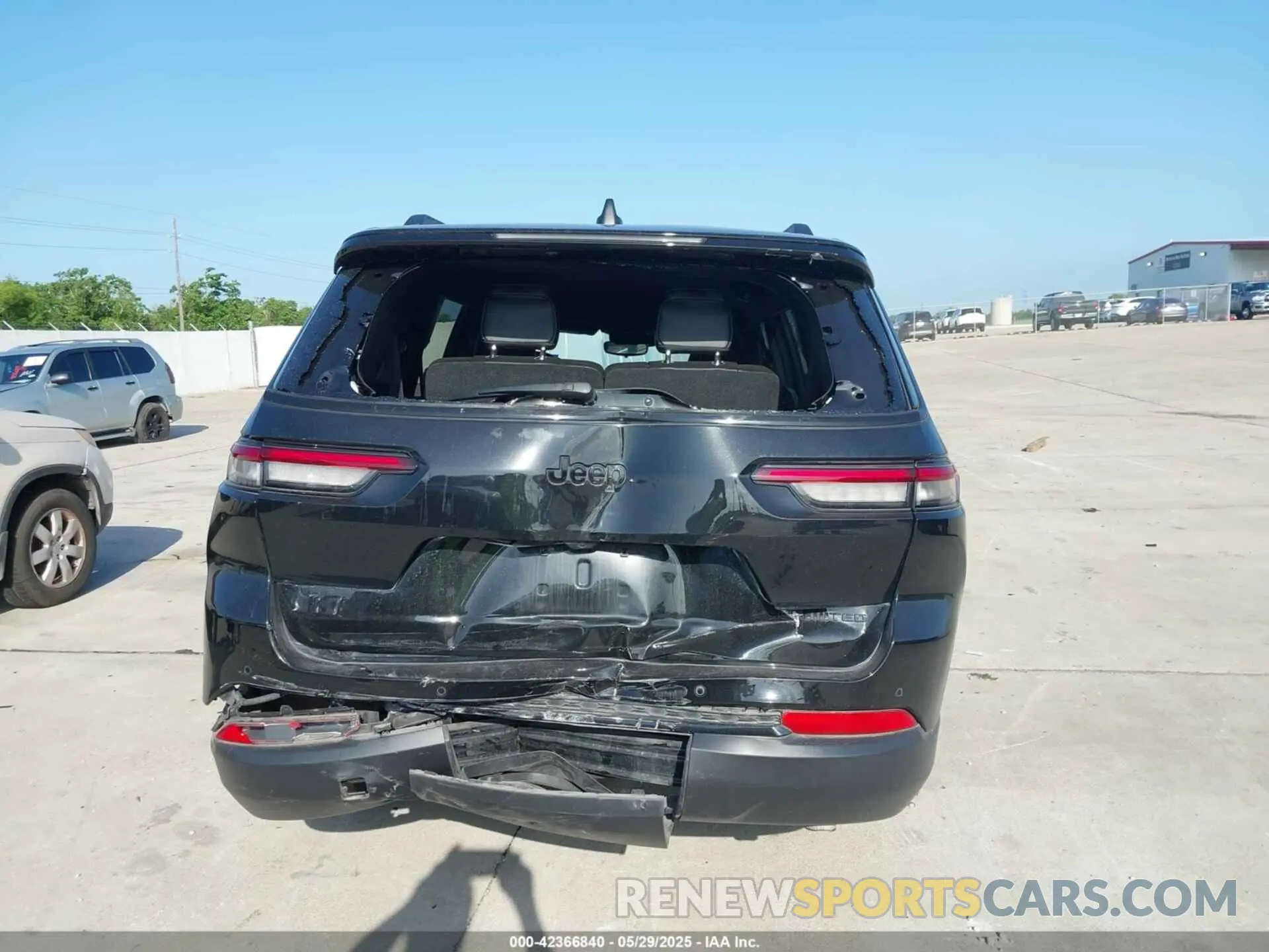 16 Photograph of a damaged car 1C4RJJBG5R8541483 JEEP GRAND CHEROKEE L 2024