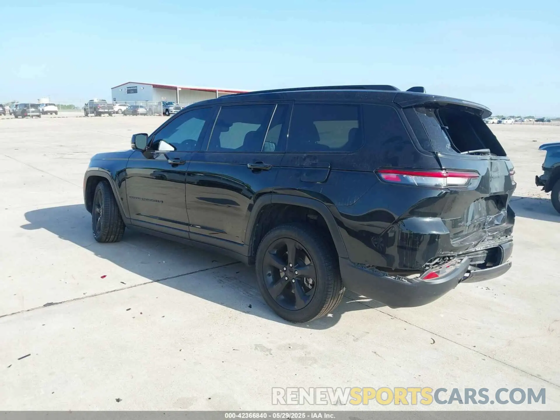 3 Photograph of a damaged car 1C4RJJBG5R8541483 JEEP GRAND CHEROKEE L 2024