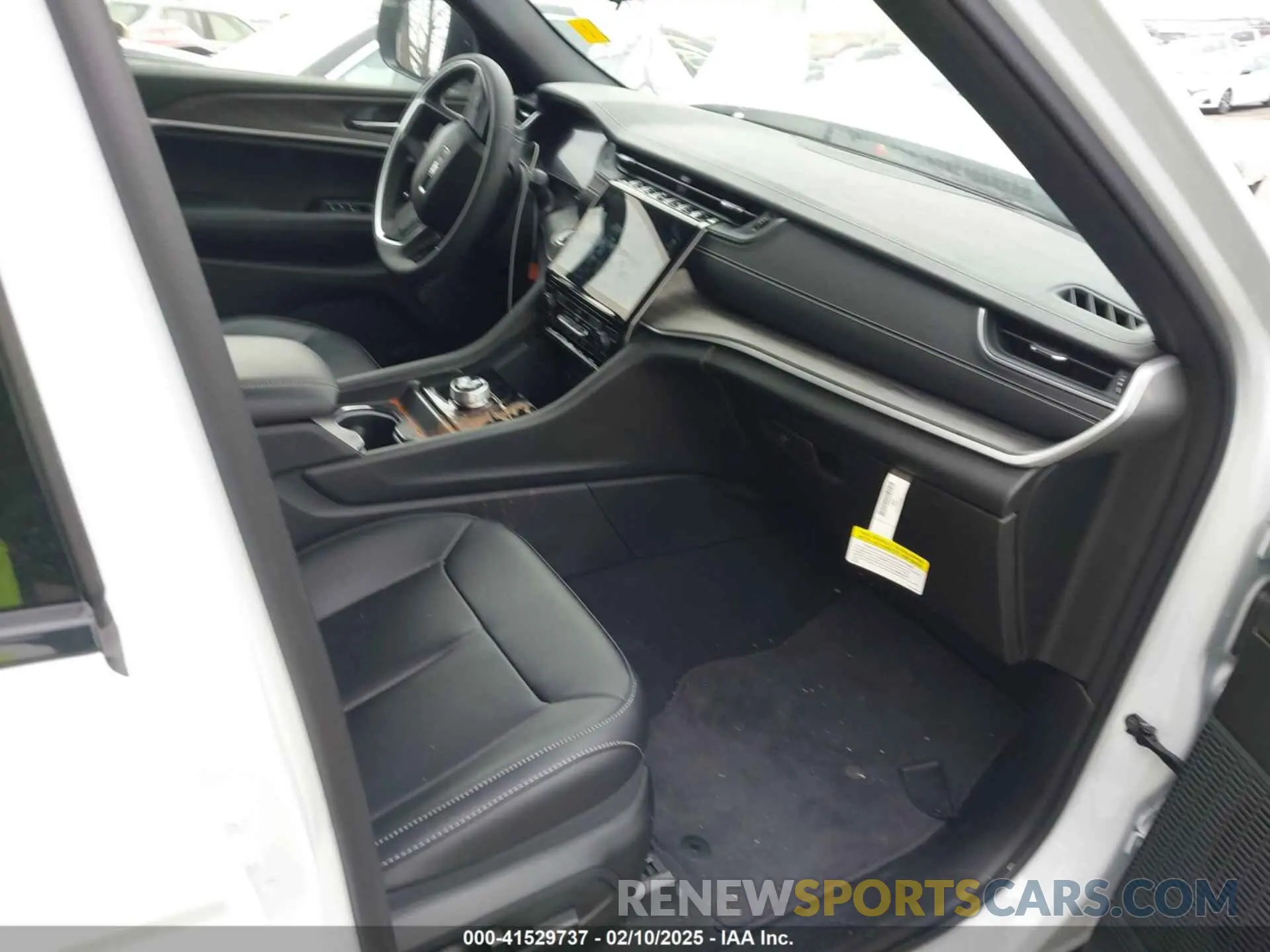 5 Фотография поврежденного автомобиля 1C4RJJBGXR8525537 JEEP GRAND CHEROKEE L 2024