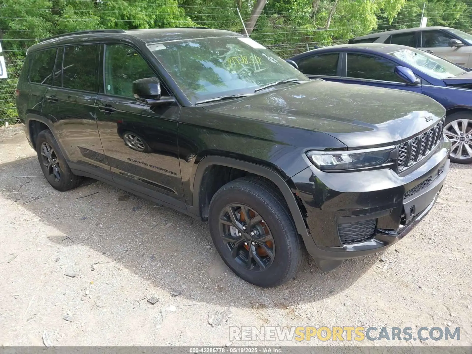 1 Photograph of a damaged car 1C4RJKAG0R8515218 JEEP GRAND CHEROKEE L 2024