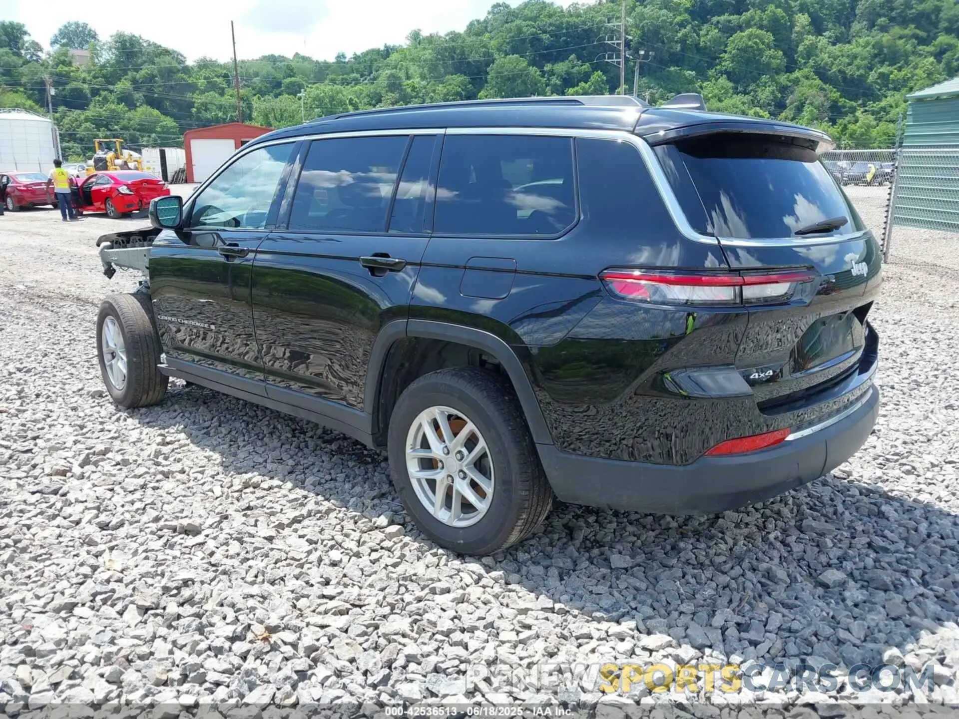 3 Photograph of a damaged car 1C4RJKAG1R8566243 JEEP GRAND CHEROKEE L 2024
