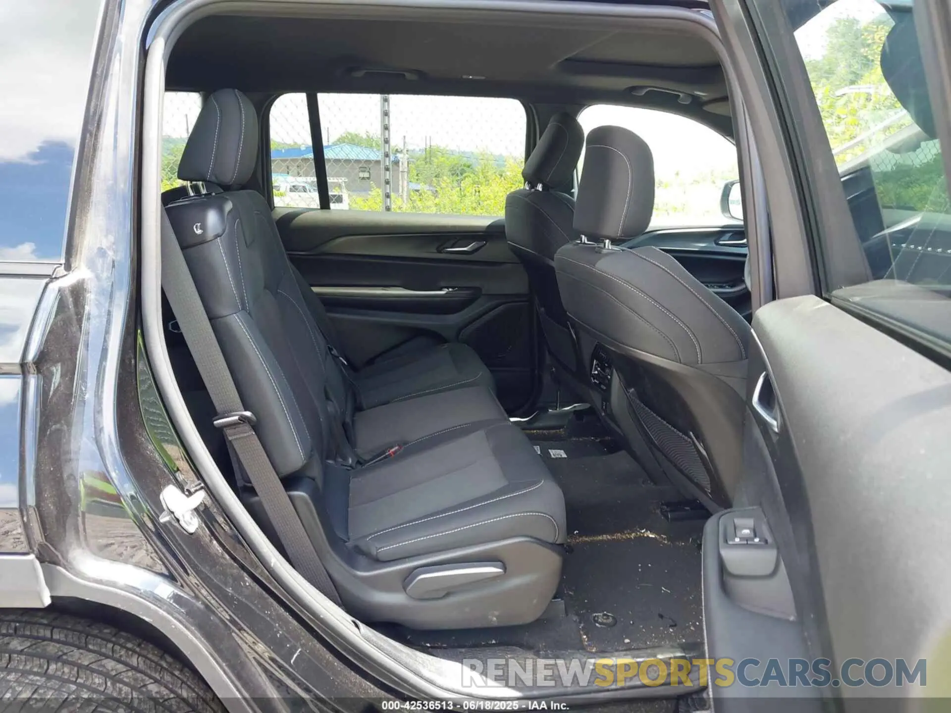 8 Photograph of a damaged car 1C4RJKAG1R8566243 JEEP GRAND CHEROKEE L 2024