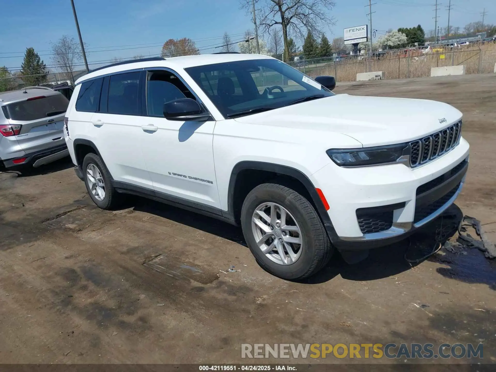 1 Photograph of a damaged car 1C4RJKAG2R8536751 JEEP GRAND CHEROKEE L 2024