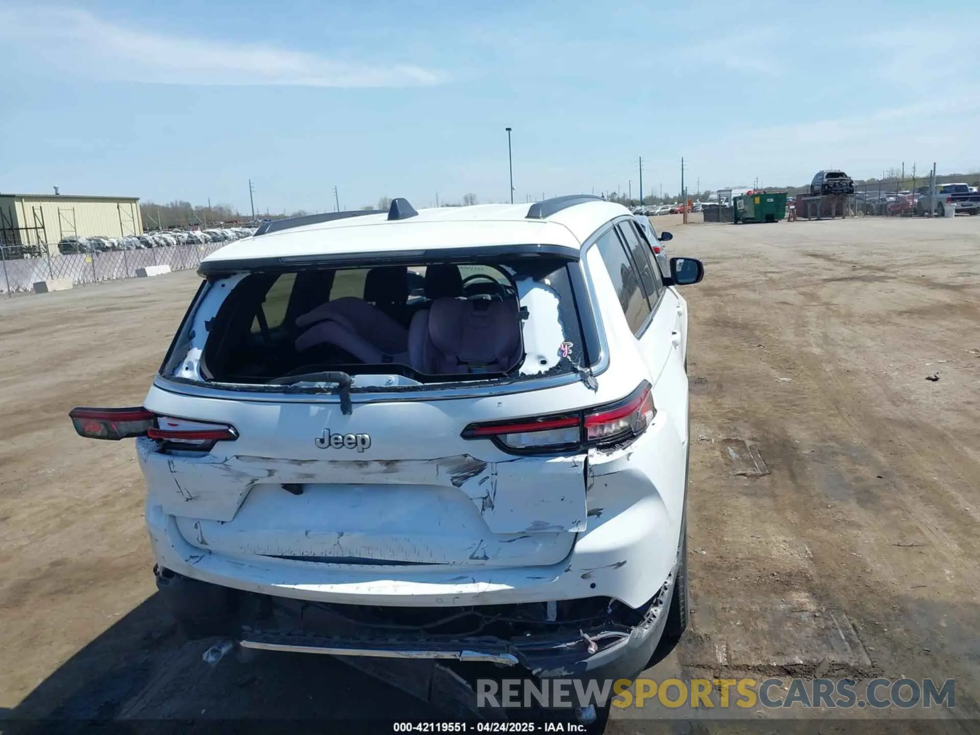 16 Photograph of a damaged car 1C4RJKAG2R8536751 JEEP GRAND CHEROKEE L 2024