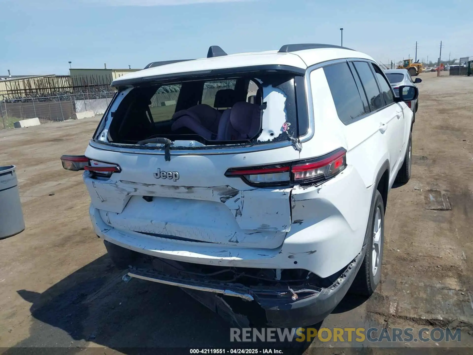 6 Photograph of a damaged car 1C4RJKAG2R8536751 JEEP GRAND CHEROKEE L 2024