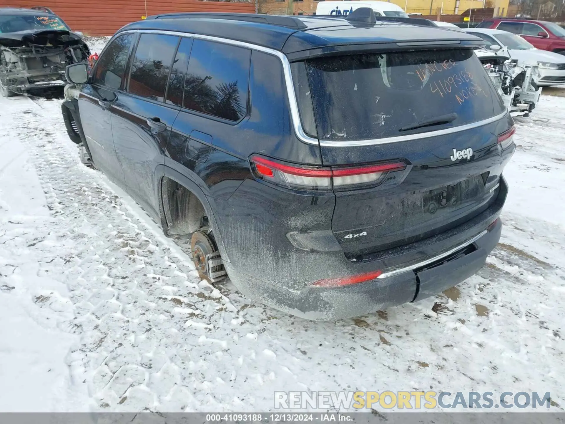 3 Photograph of a damaged car 1C4RJKAG2R8575310 JEEP GRAND CHEROKEE L 2024