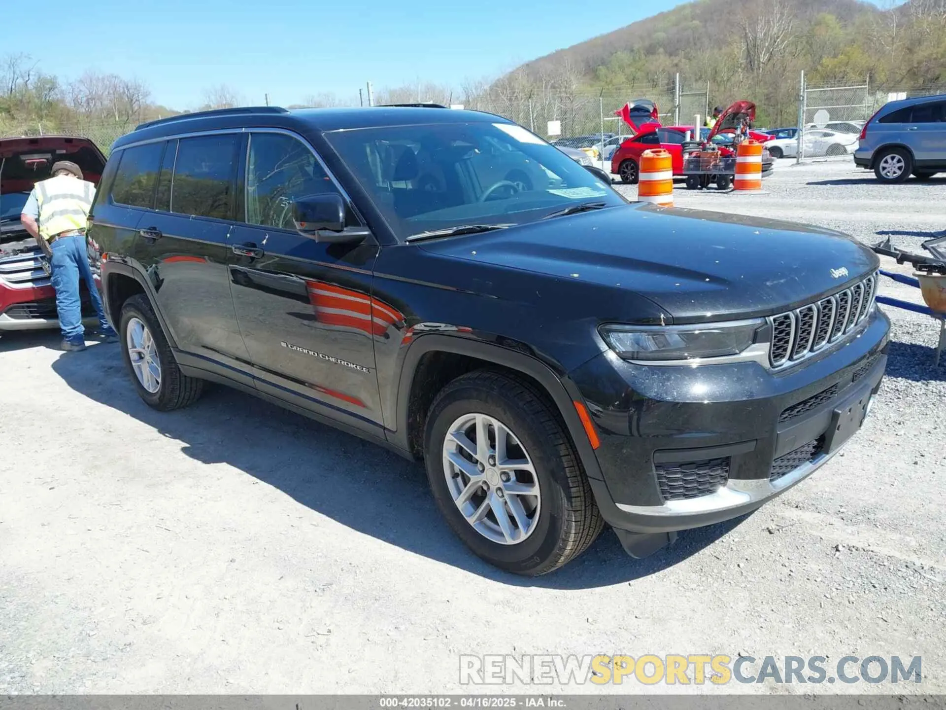 1 Photograph of a damaged car 1C4RJKAG3R8565594 JEEP GRAND CHEROKEE L 2024