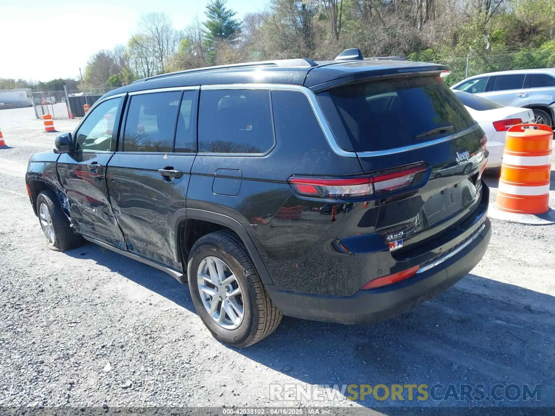 3 Photograph of a damaged car 1C4RJKAG3R8565594 JEEP GRAND CHEROKEE L 2024