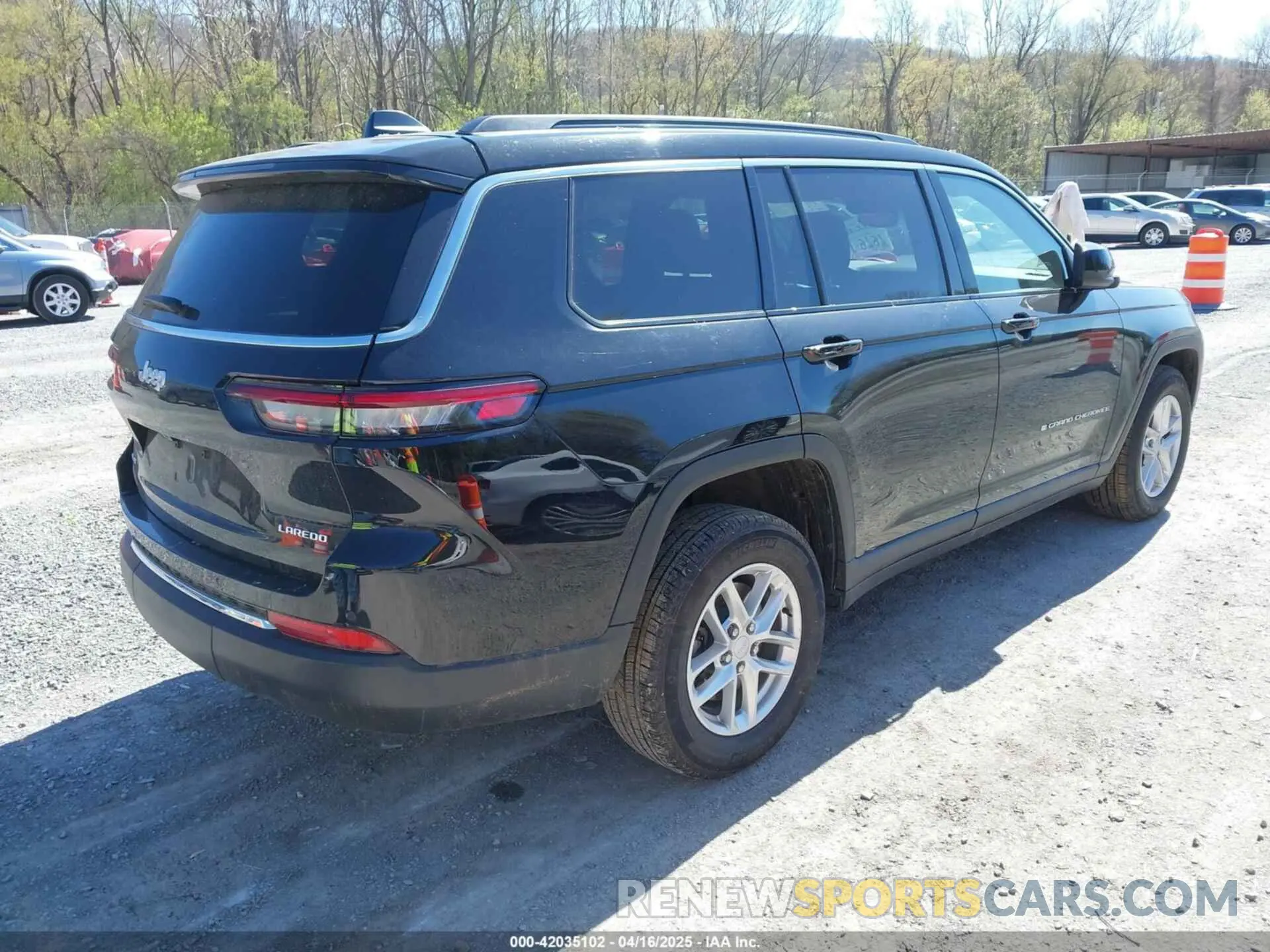 4 Photograph of a damaged car 1C4RJKAG3R8565594 JEEP GRAND CHEROKEE L 2024