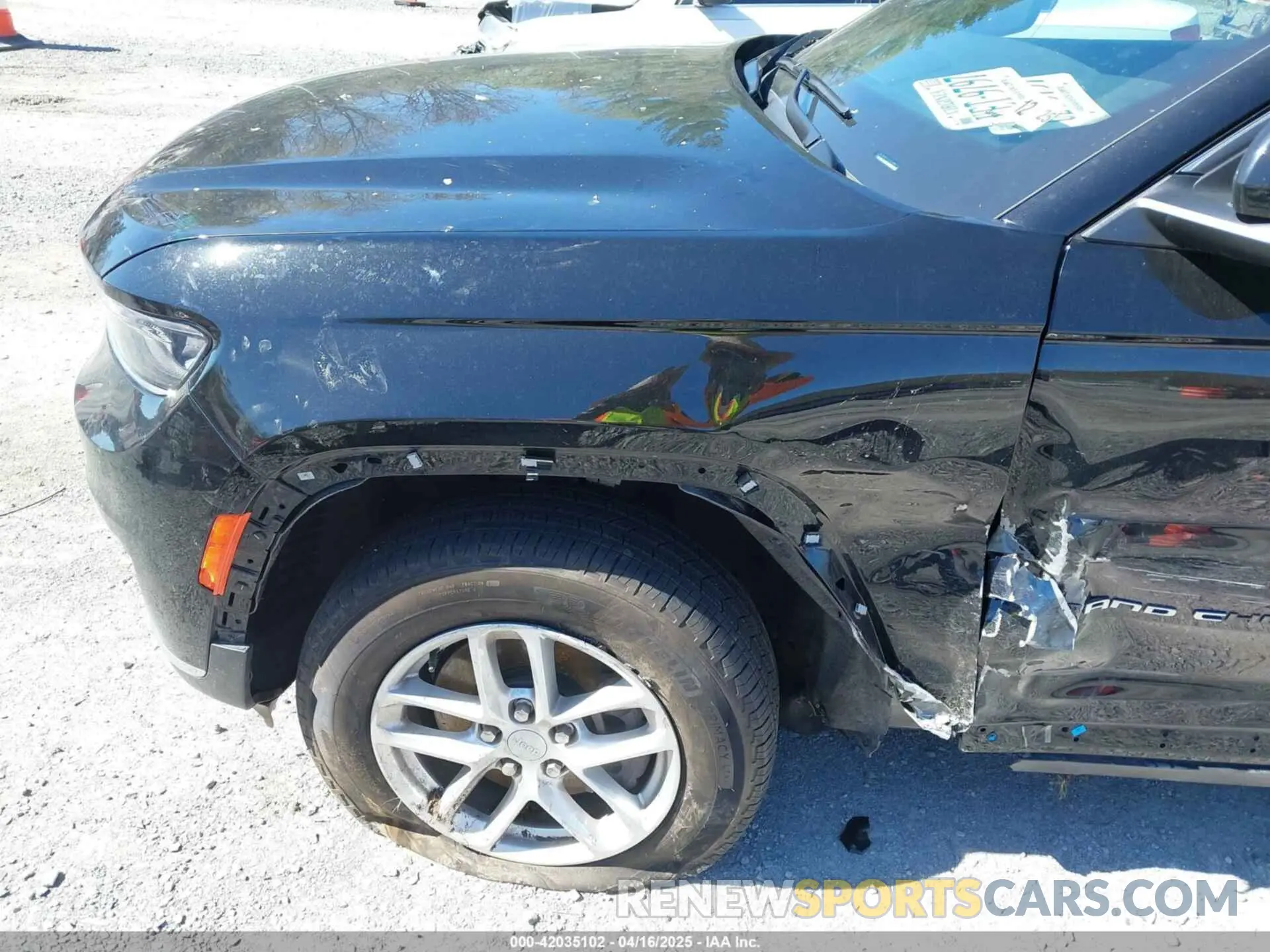 6 Photograph of a damaged car 1C4RJKAG3R8565594 JEEP GRAND CHEROKEE L 2024