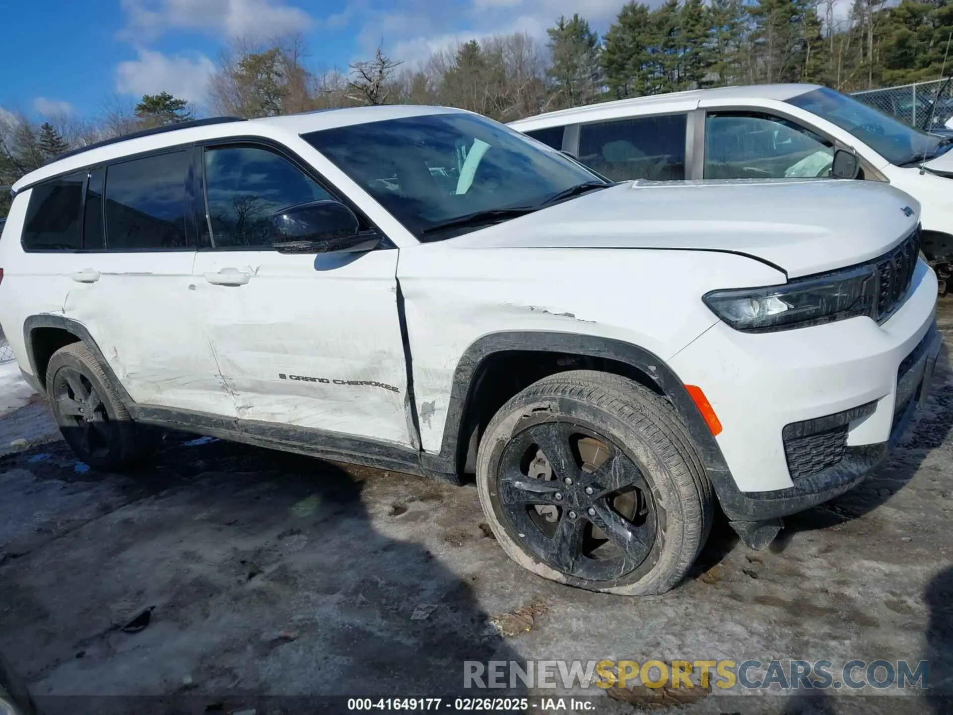13 Photograph of a damaged car 1C4RJKAG4R8550649 JEEP GRAND CHEROKEE L 2024