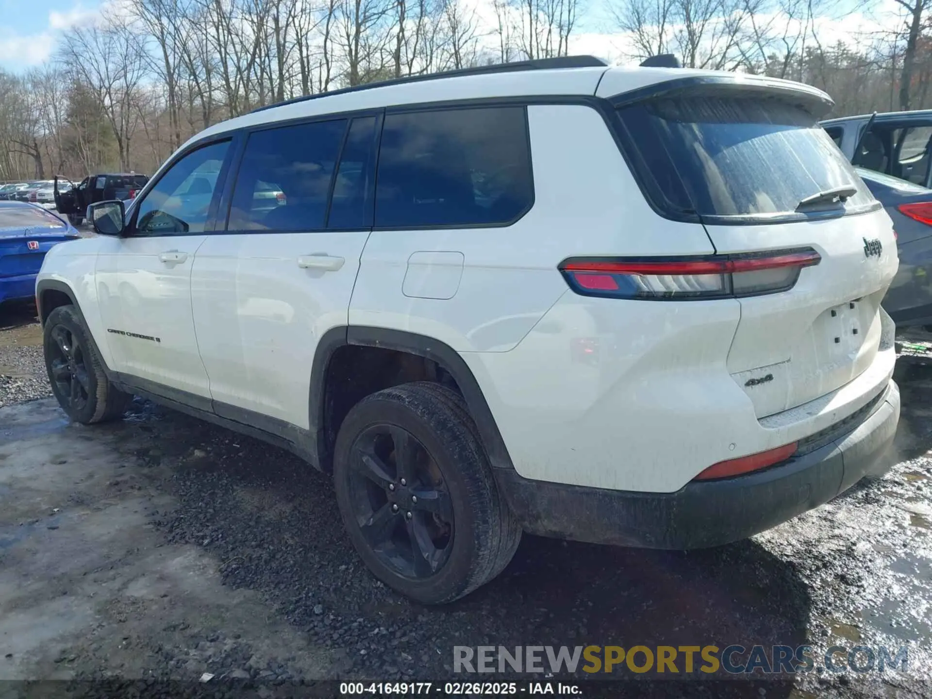 3 Photograph of a damaged car 1C4RJKAG4R8550649 JEEP GRAND CHEROKEE L 2024