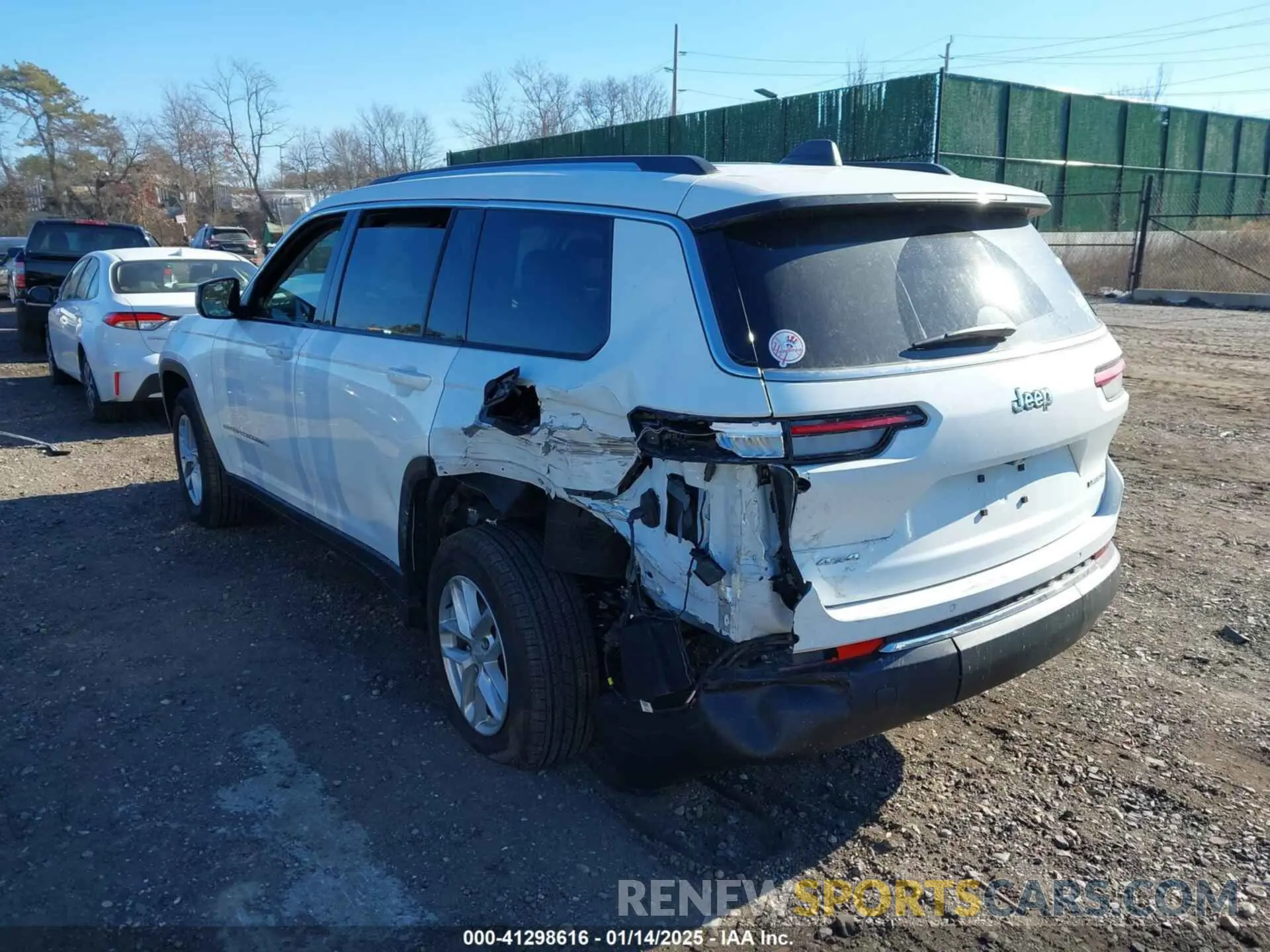 3 Photograph of a damaged car 1C4RJKAG6R8917292 JEEP GRAND CHEROKEE L 2024