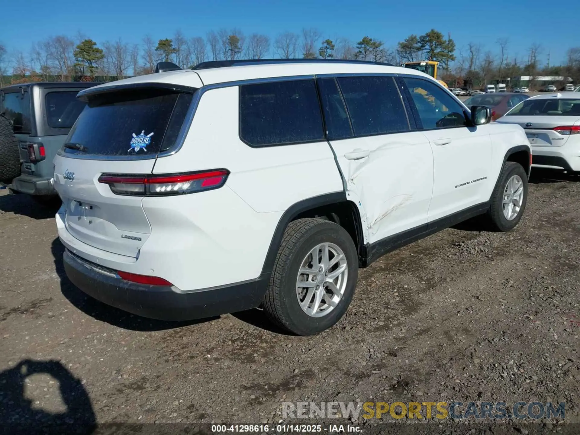4 Photograph of a damaged car 1C4RJKAG6R8917292 JEEP GRAND CHEROKEE L 2024