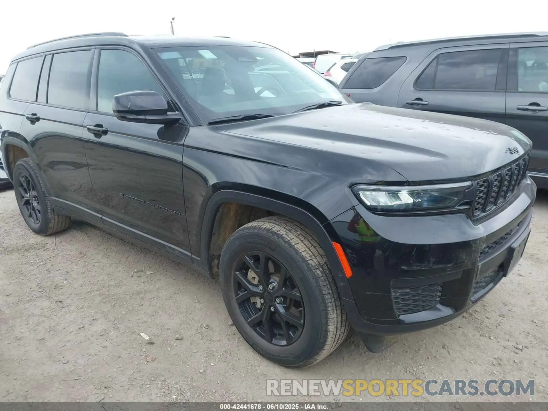 1 Photograph of a damaged car 1C4RJKAG7R8517323 JEEP GRAND CHEROKEE L 2024
