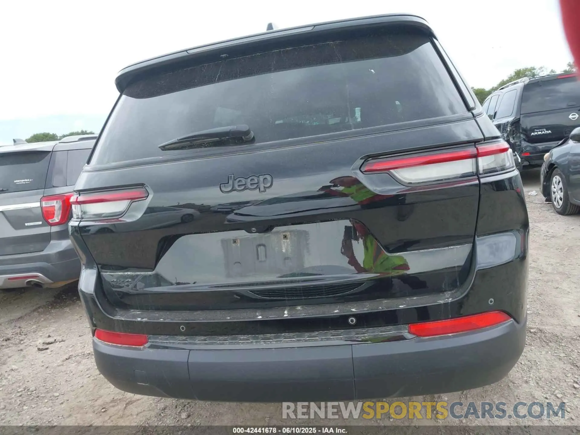 16 Photograph of a damaged car 1C4RJKAG7R8517323 JEEP GRAND CHEROKEE L 2024