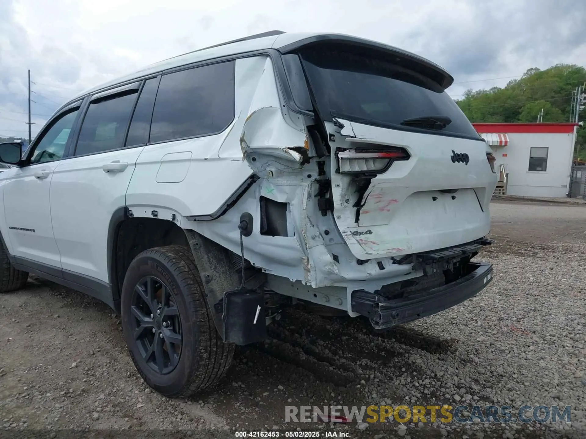 6 Photograph of a damaged car 1C4RJKAG7R8607555 JEEP GRAND CHEROKEE L 2024