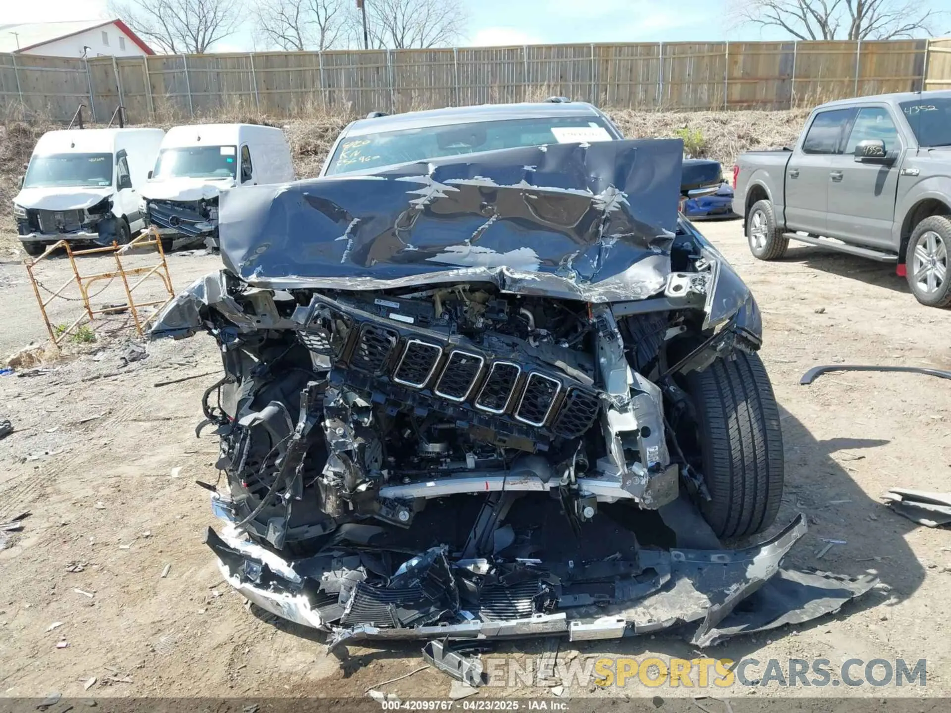 12 Фотография поврежденного автомобиля 1C4RJKBG2R8531452 JEEP GRAND CHEROKEE L 2024