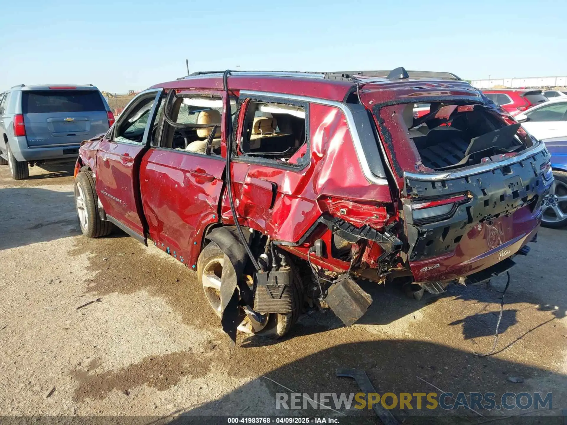 3 Фотография поврежденного автомобиля 1C4RJKBG2R8934671 JEEP GRAND CHEROKEE L 2024