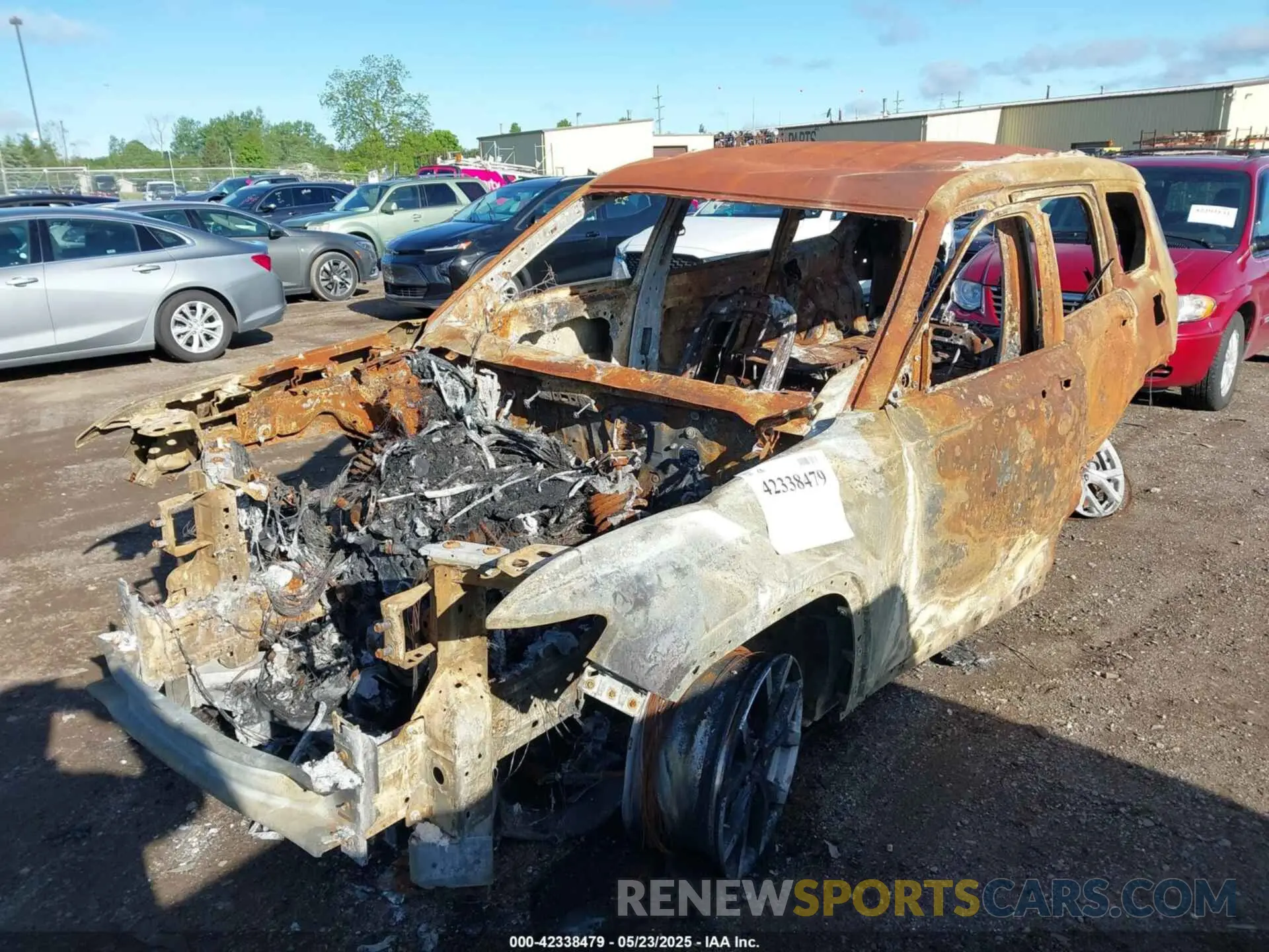 6 Photograph of a damaged car 1C4RJKBG8R8512419 JEEP GRAND CHEROKEE L 2024