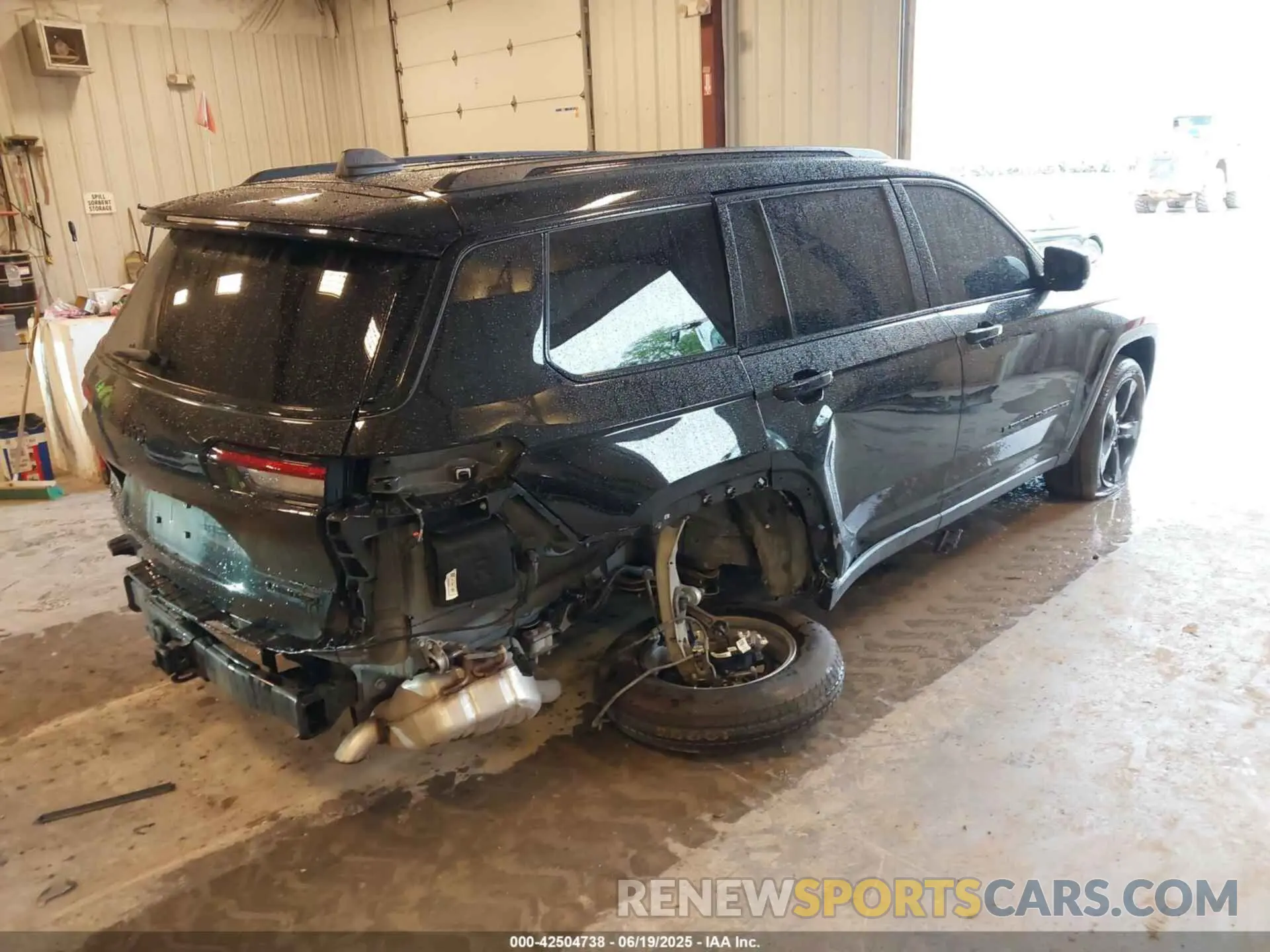 6 Photograph of a damaged car 1C4RJKBG8R8564861 JEEP GRAND CHEROKEE L 2024