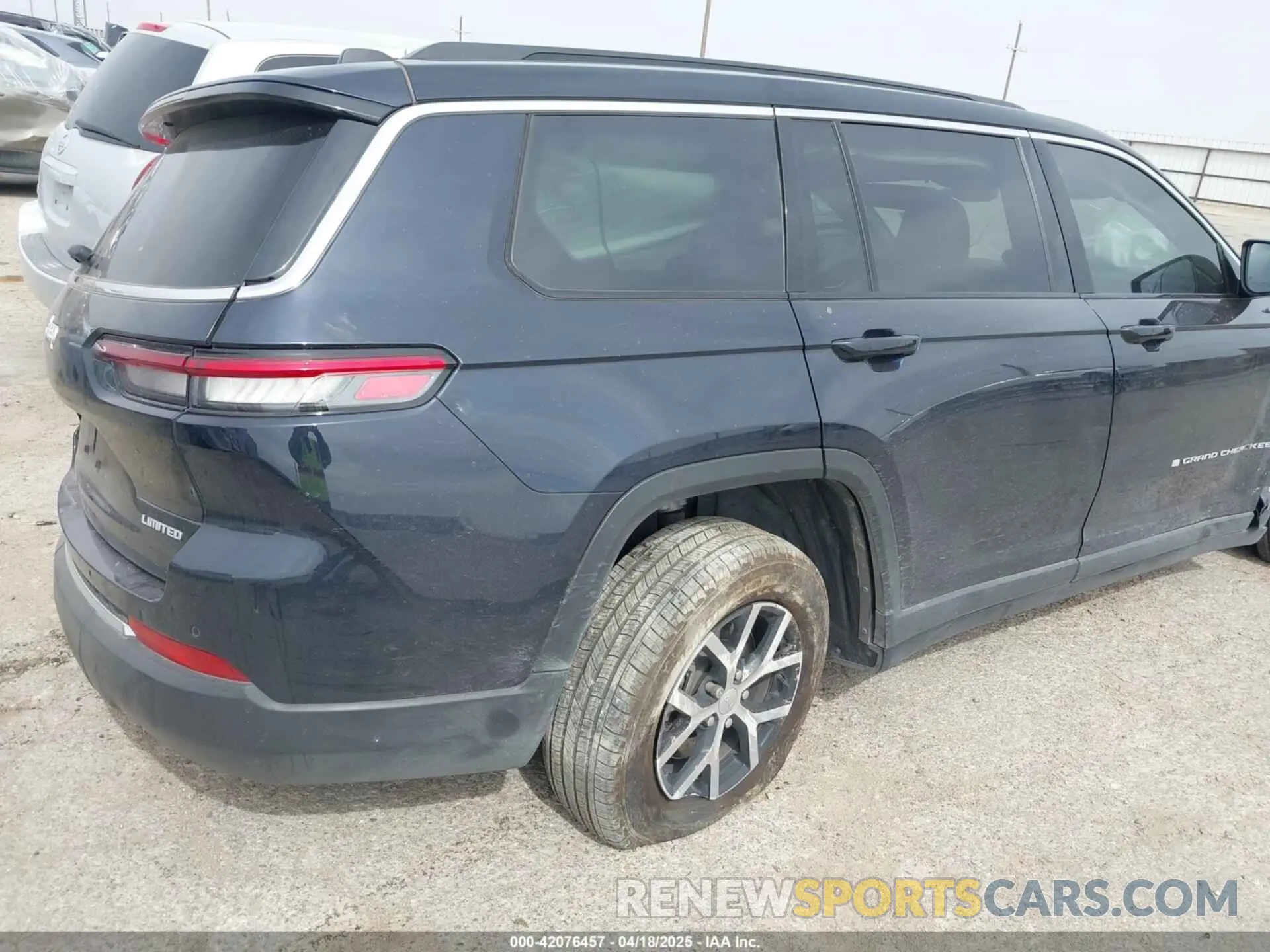 4 Фотография поврежденного автомобиля 1C4RJKBG9R8584407 JEEP GRAND CHEROKEE L 2024