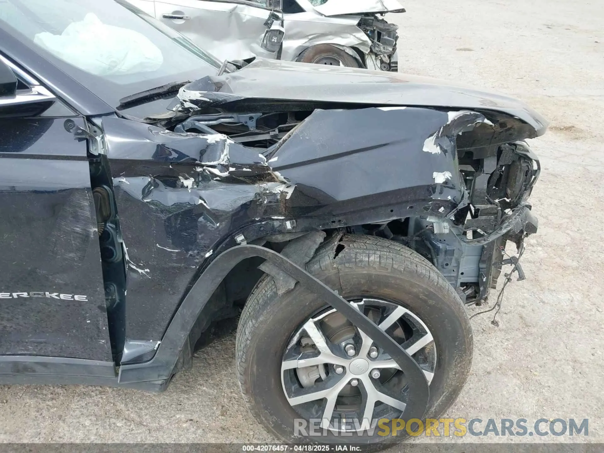 6 Фотография поврежденного автомобиля 1C4RJKBG9R8584407 JEEP GRAND CHEROKEE L 2024