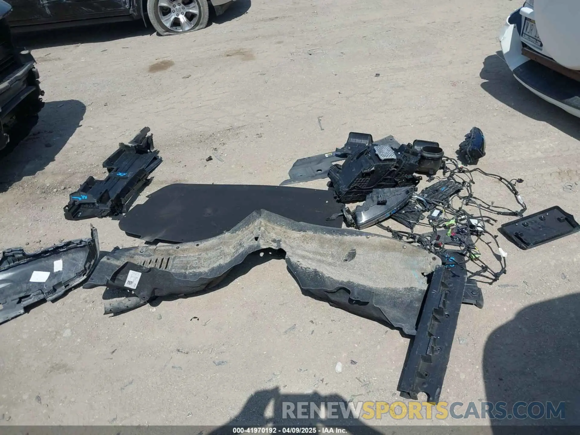 12 Photograph of a damaged car 1C4RJKBG9R8603134 JEEP GRAND CHEROKEE L 2024