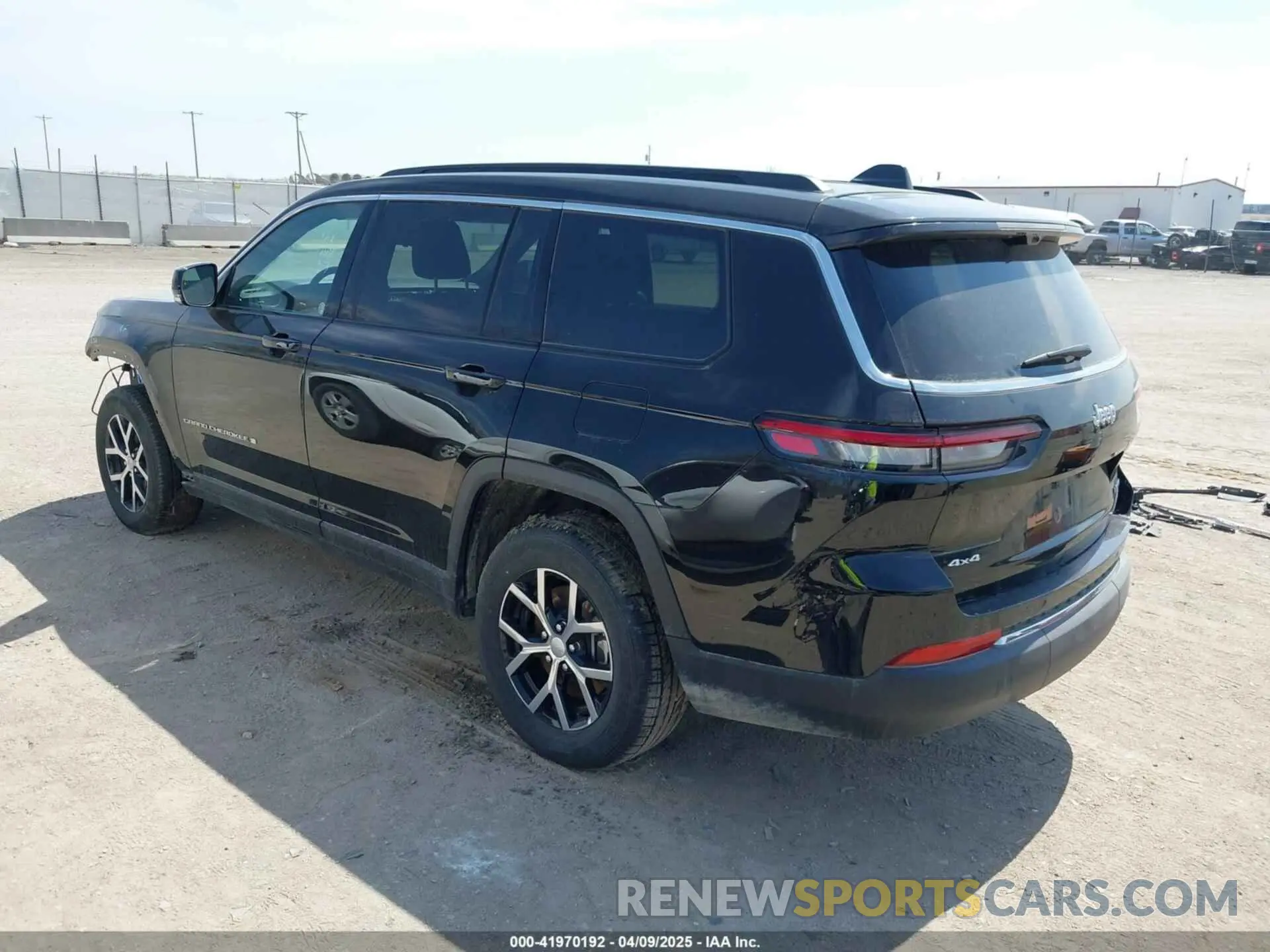 3 Photograph of a damaged car 1C4RJKBG9R8603134 JEEP GRAND CHEROKEE L 2024