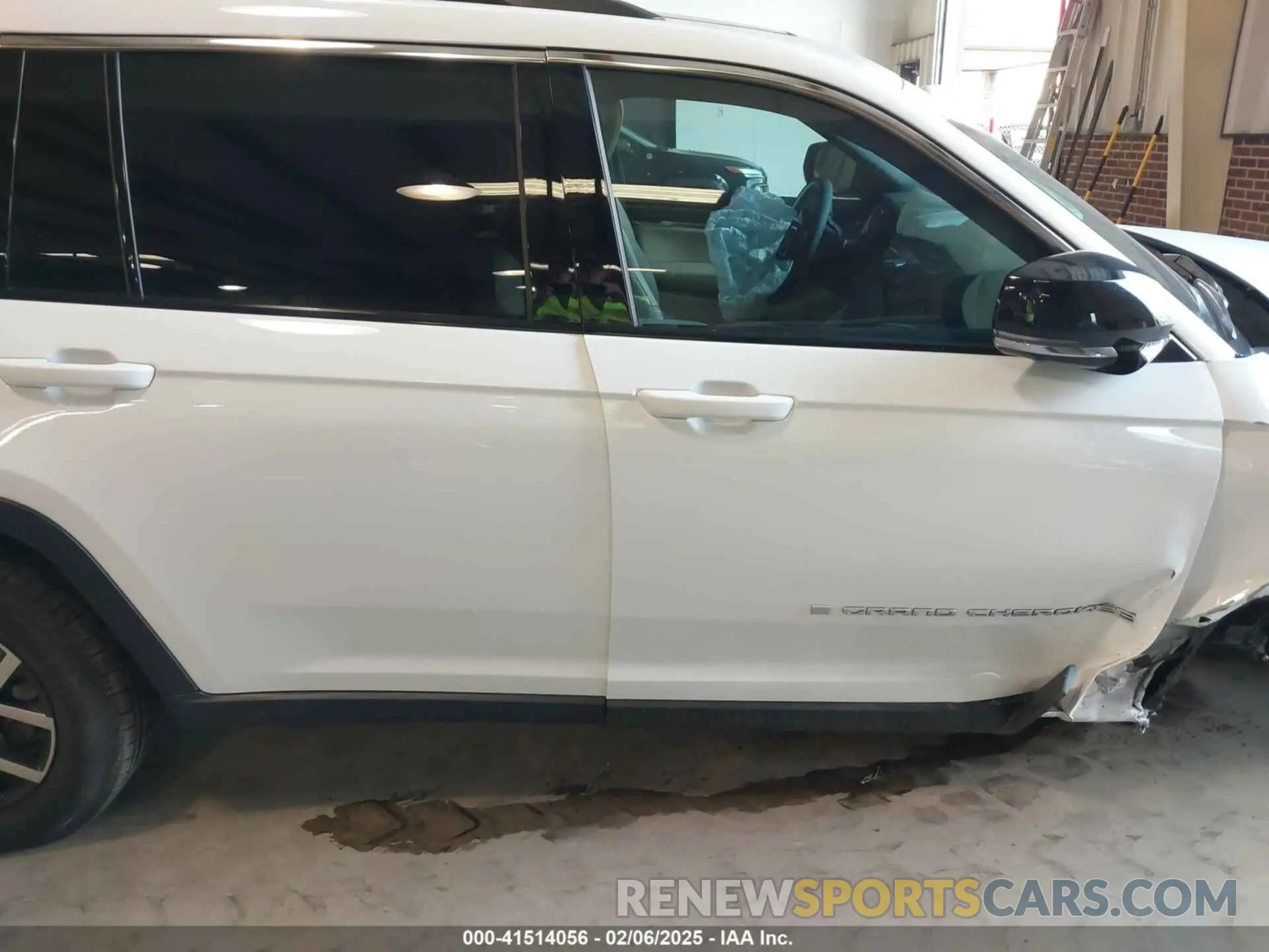 13 Photograph of a damaged car 1C4RJKBG9R8610486 JEEP GRAND CHEROKEE L 2024