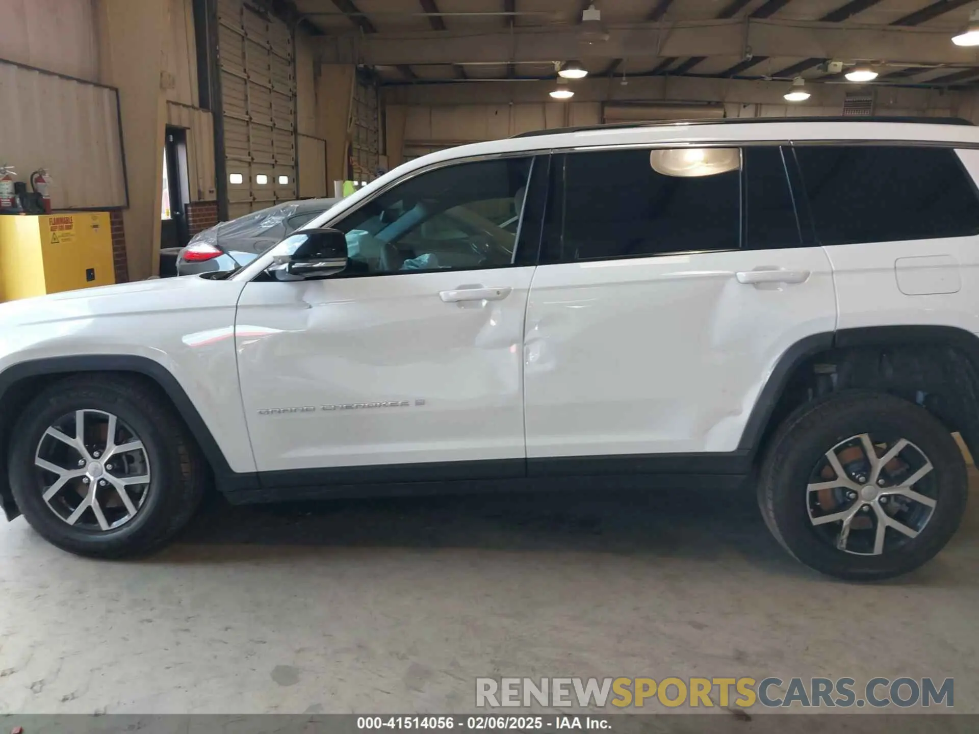 14 Photograph of a damaged car 1C4RJKBG9R8610486 JEEP GRAND CHEROKEE L 2024