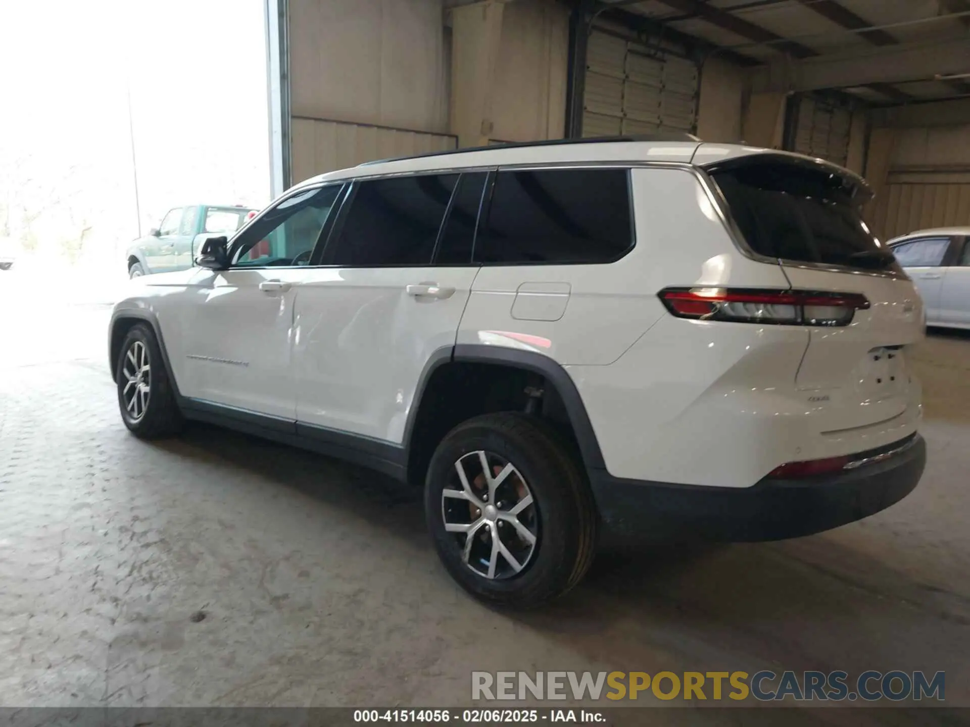 3 Photograph of a damaged car 1C4RJKBG9R8610486 JEEP GRAND CHEROKEE L 2024