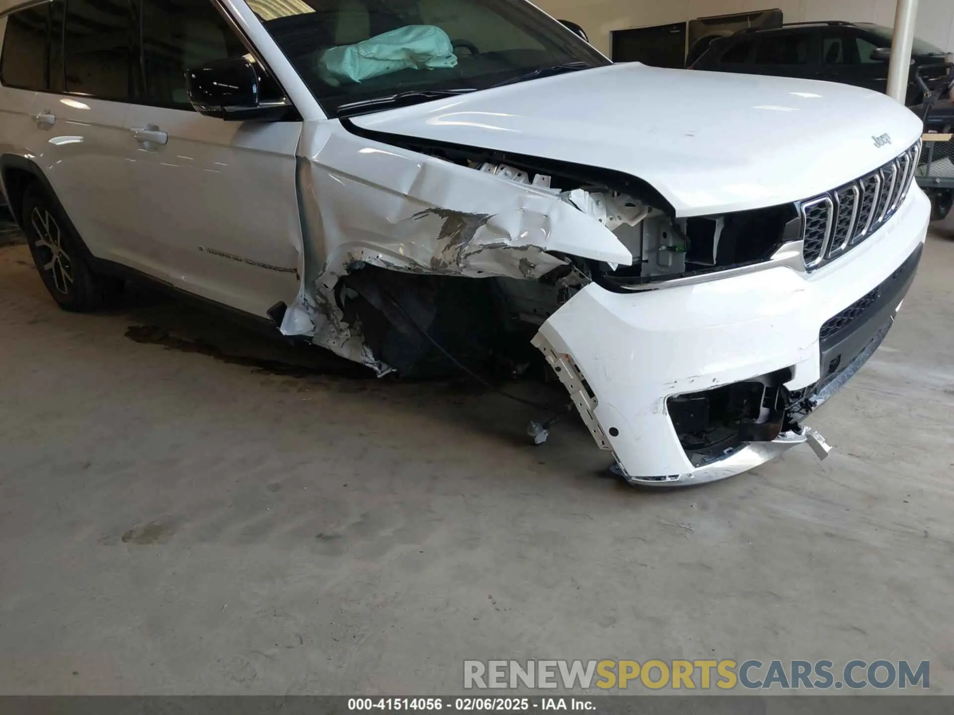 6 Photograph of a damaged car 1C4RJKBG9R8610486 JEEP GRAND CHEROKEE L 2024