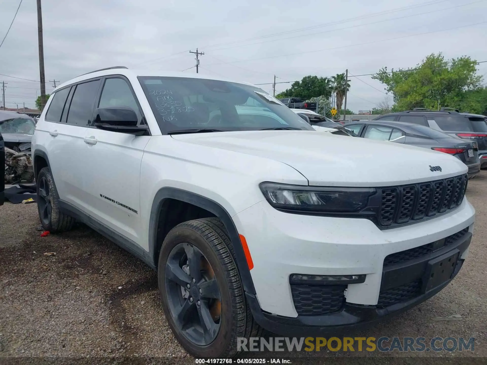 1 Фотография поврежденного автомобиля 1C4RJKBGXR8536835 JEEP GRAND CHEROKEE L 2024
