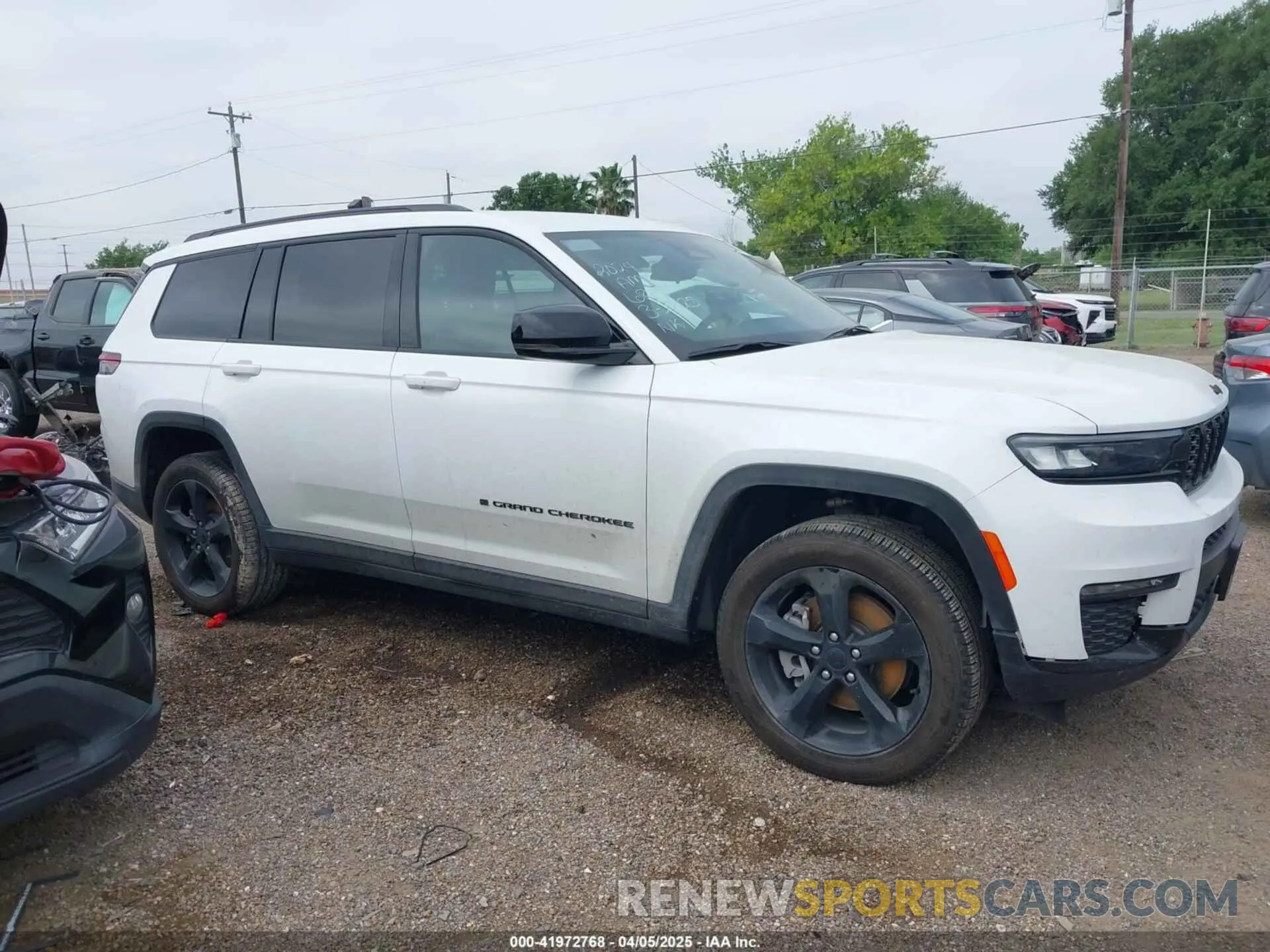 13 Фотография поврежденного автомобиля 1C4RJKBGXR8536835 JEEP GRAND CHEROKEE L 2024