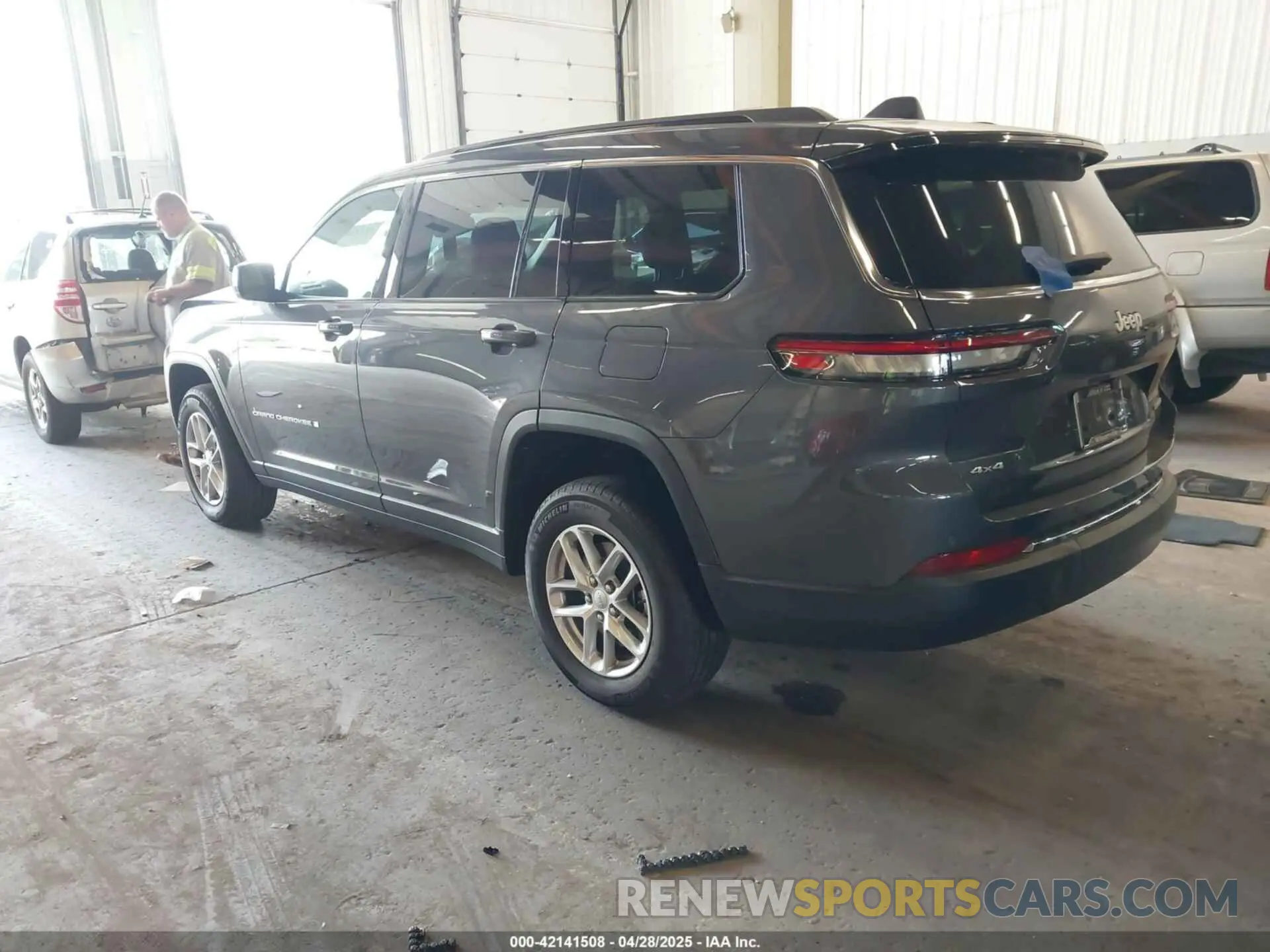 3 Photograph of a damaged car 1C4RJKAG4S8631317 JEEP GRAND CHEROKEE L 2025