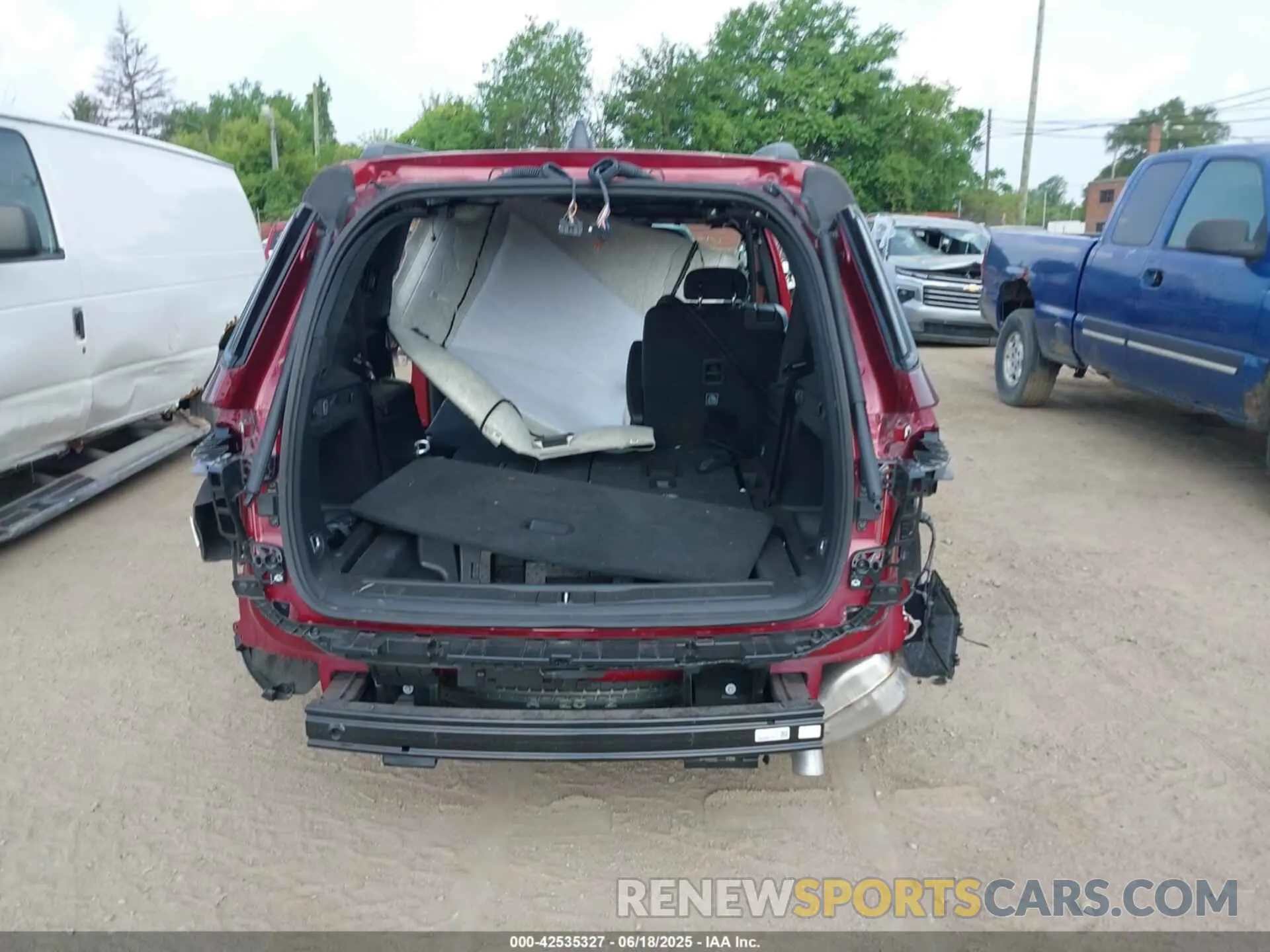 15 Photograph of a damaged car 1C4RJKAG8S8637010 JEEP GRAND CHEROKEE L 2025