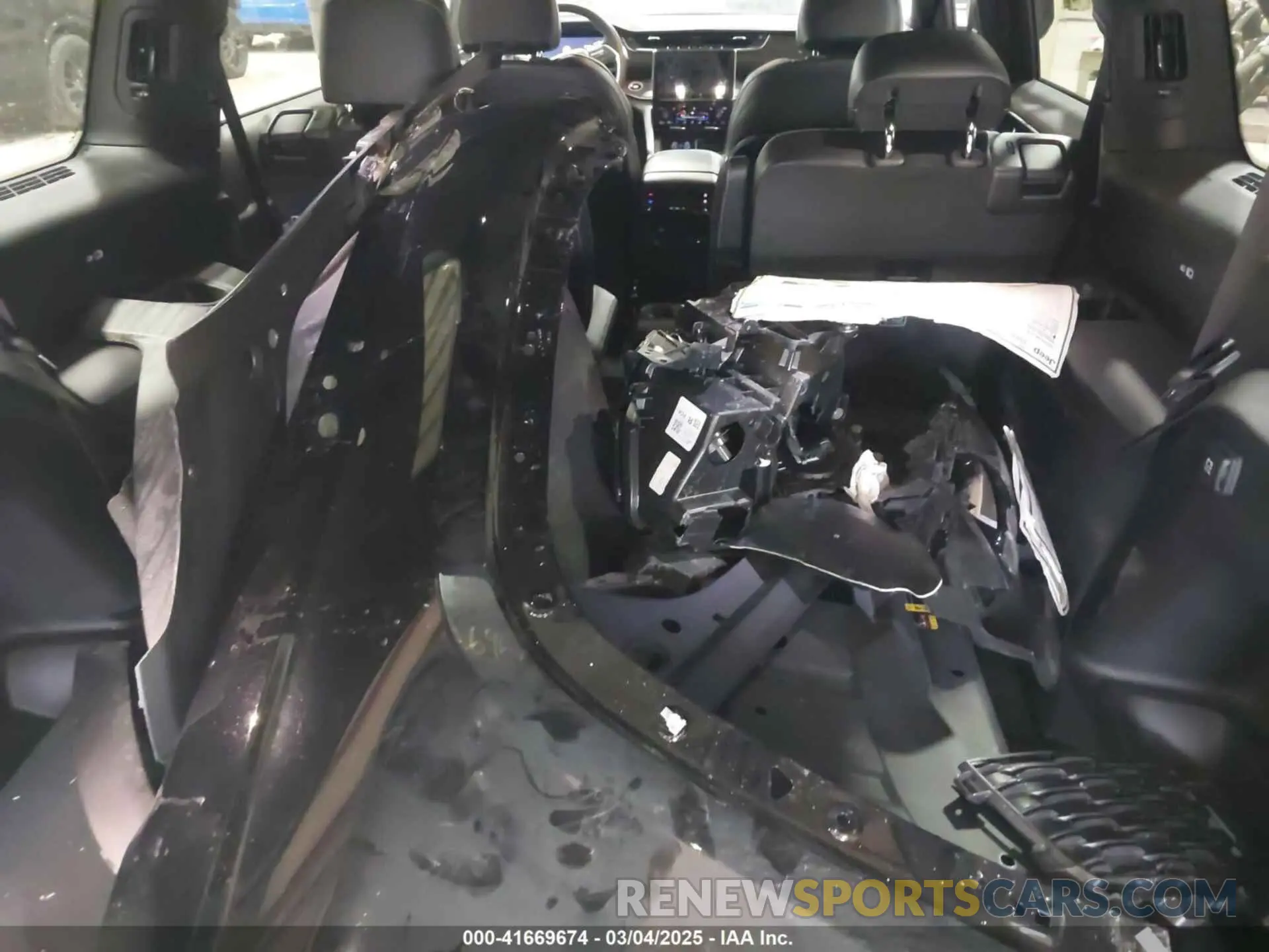 12 Photograph of a damaged car 1C4RJKBG2S8632657 JEEP GRAND CHEROKEE L 2025