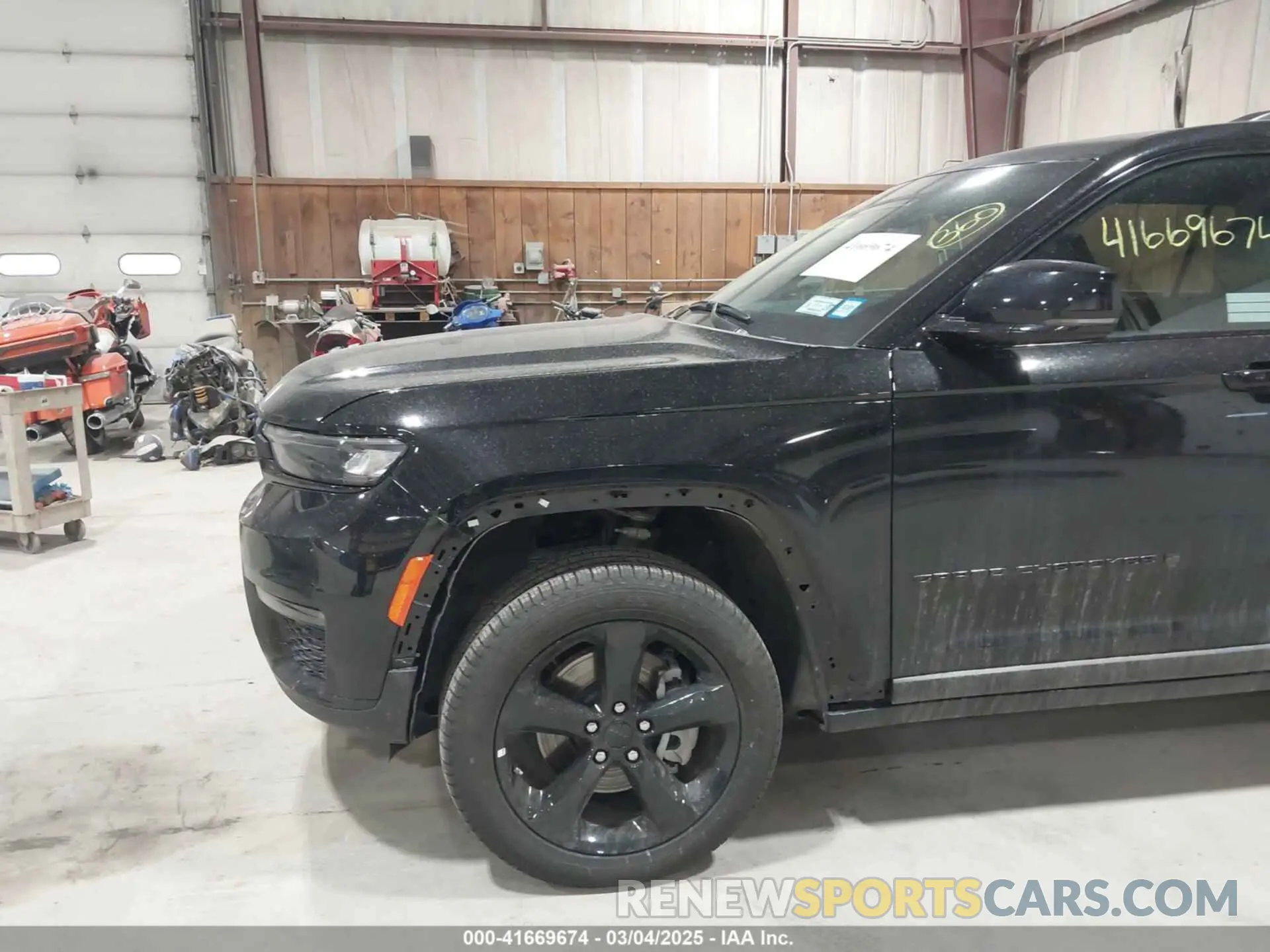 19 Photograph of a damaged car 1C4RJKBG2S8632657 JEEP GRAND CHEROKEE L 2025