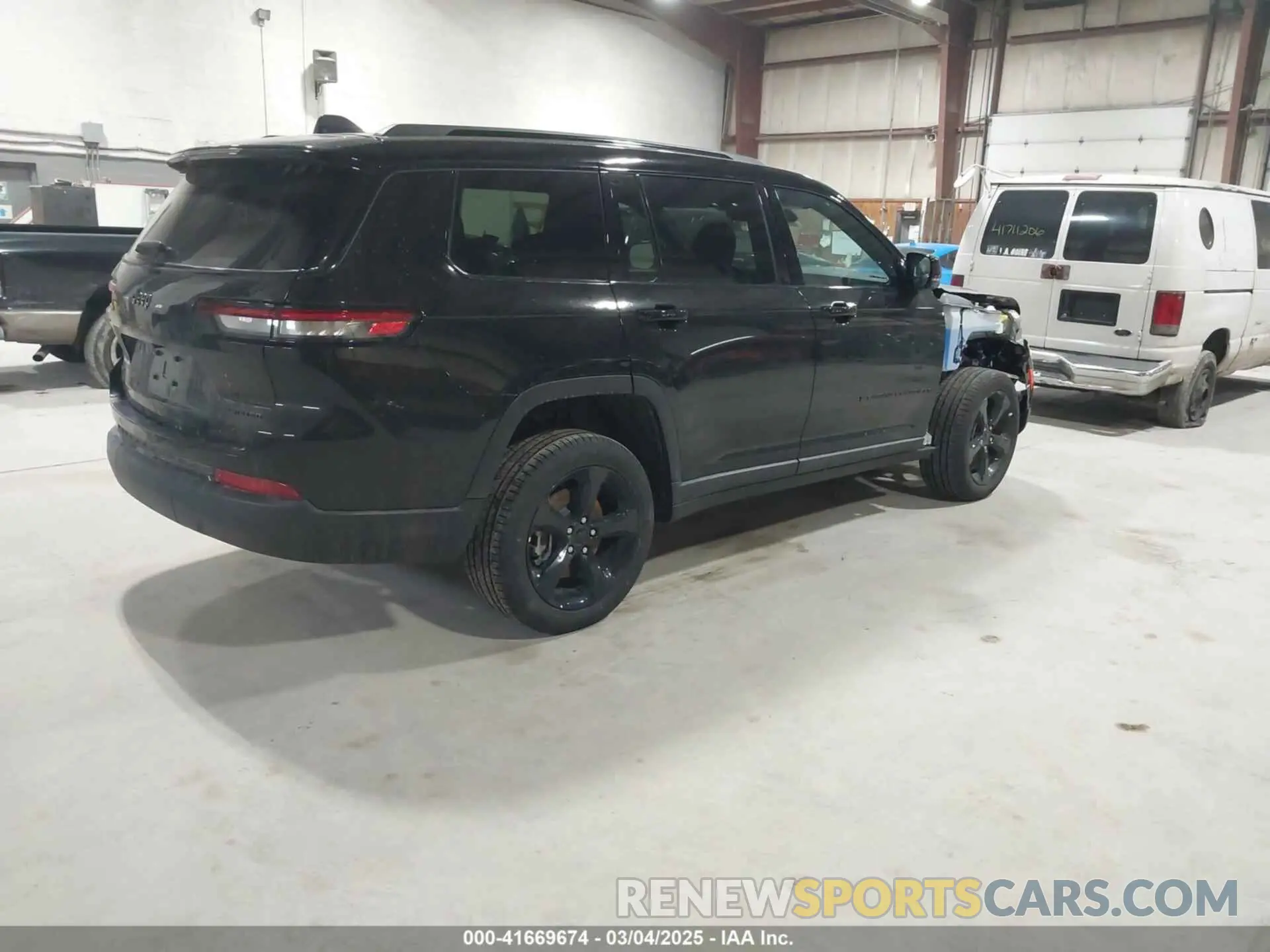 4 Photograph of a damaged car 1C4RJKBG2S8632657 JEEP GRAND CHEROKEE L 2025