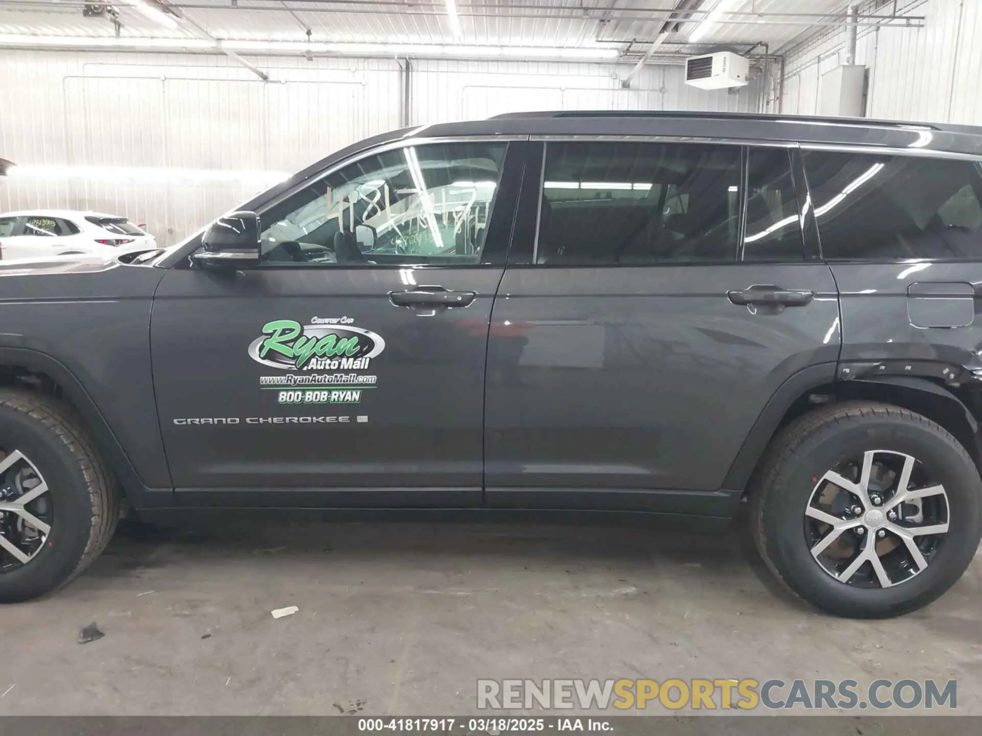 14 Photograph of a damaged car 1C4RJKBG3S8634319 JEEP GRAND CHEROKEE L 2025