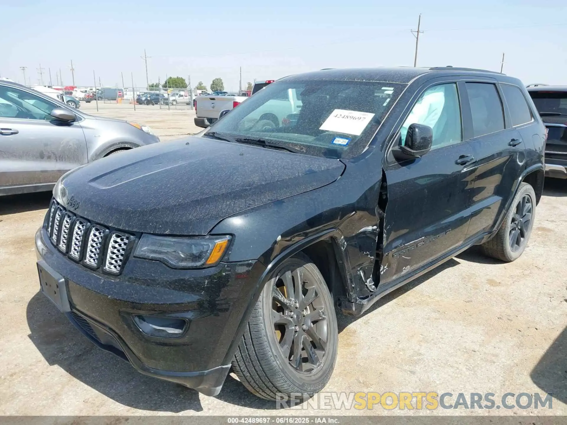 2 Photograph of a damaged car 1C4RJEAG4NC155864 JEEP GRAND CHEROKEE WK 2022