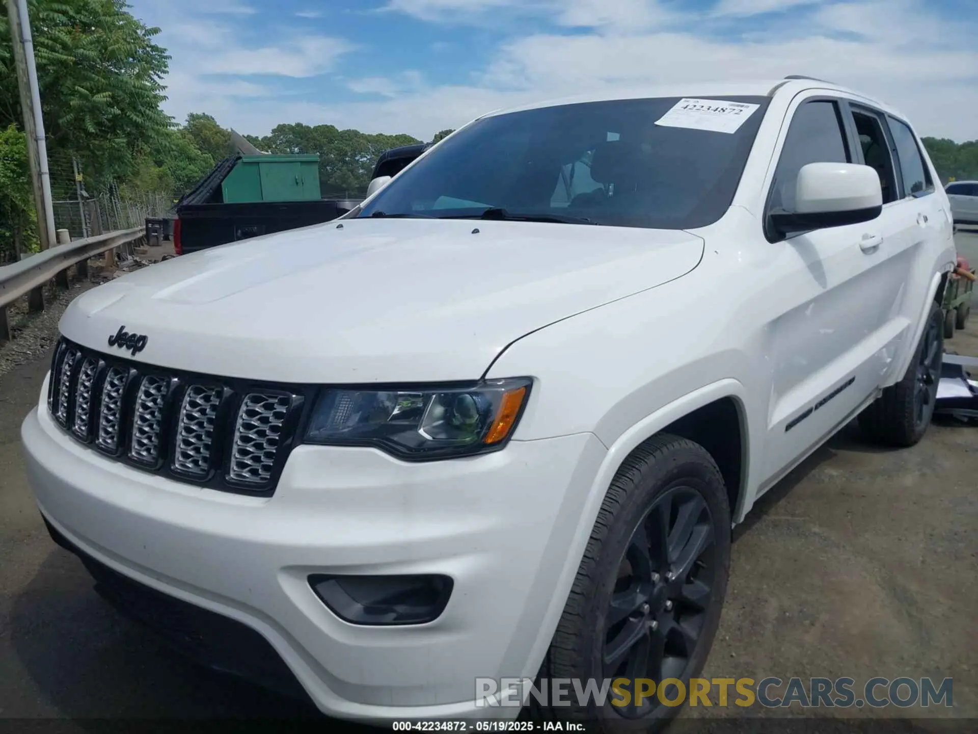 2 Photograph of a damaged car 1C4RJEAG9NC128112 JEEP GRAND CHEROKEE WK 2022