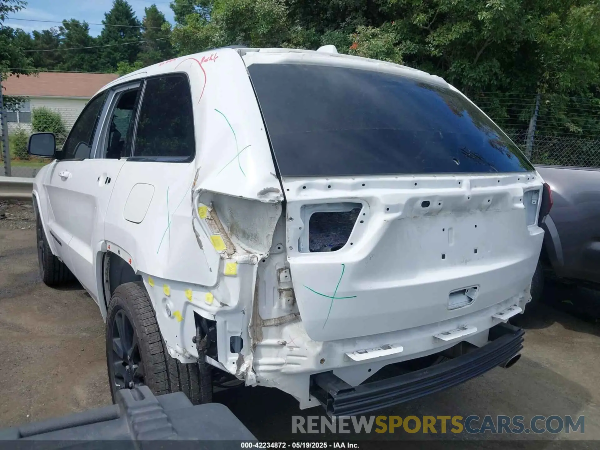 3 Photograph of a damaged car 1C4RJEAG9NC128112 JEEP GRAND CHEROKEE WK 2022