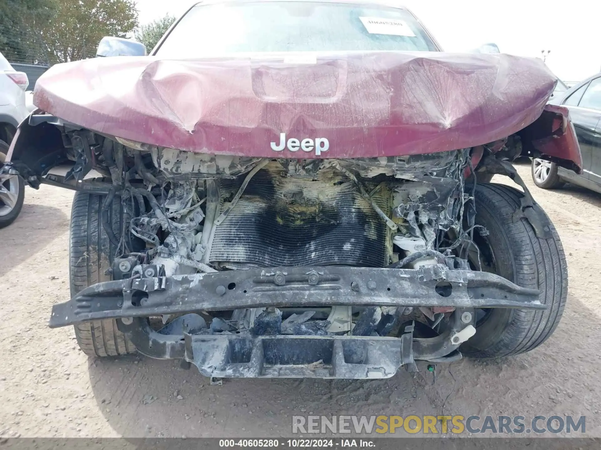 13 Photograph of a damaged car 1C4RJEBG7NC171880 JEEP GRAND CHEROKEE WK 2022