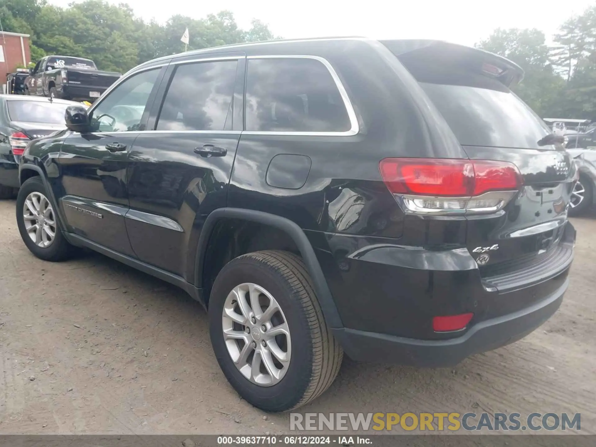3 Photograph of a damaged car 1C4RJFAG0NC114718 JEEP GRAND CHEROKEE WK 2022