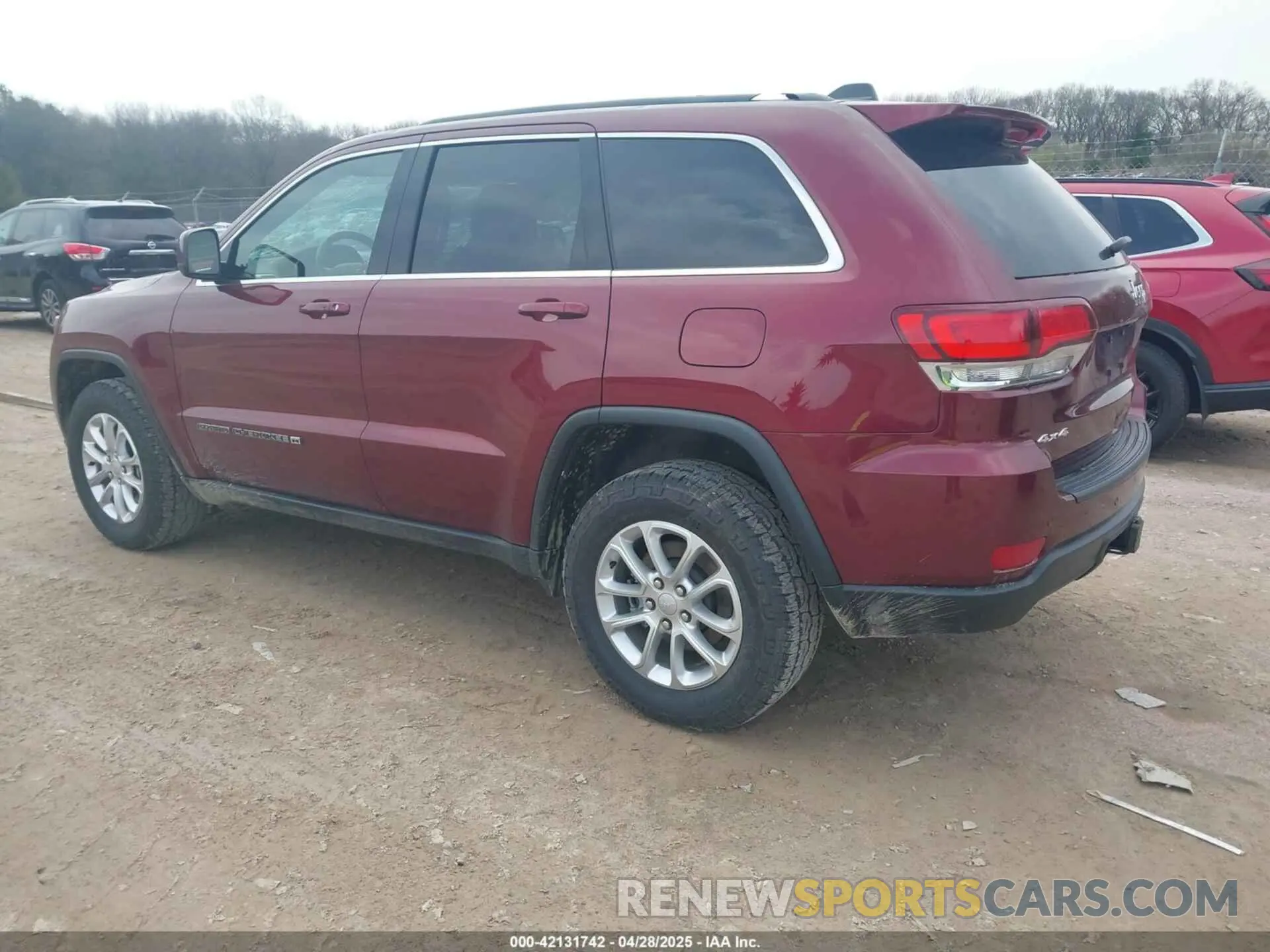 3 Photograph of a damaged car 1C4RJFAG0NC121555 JEEP GRAND CHEROKEE WK 2022