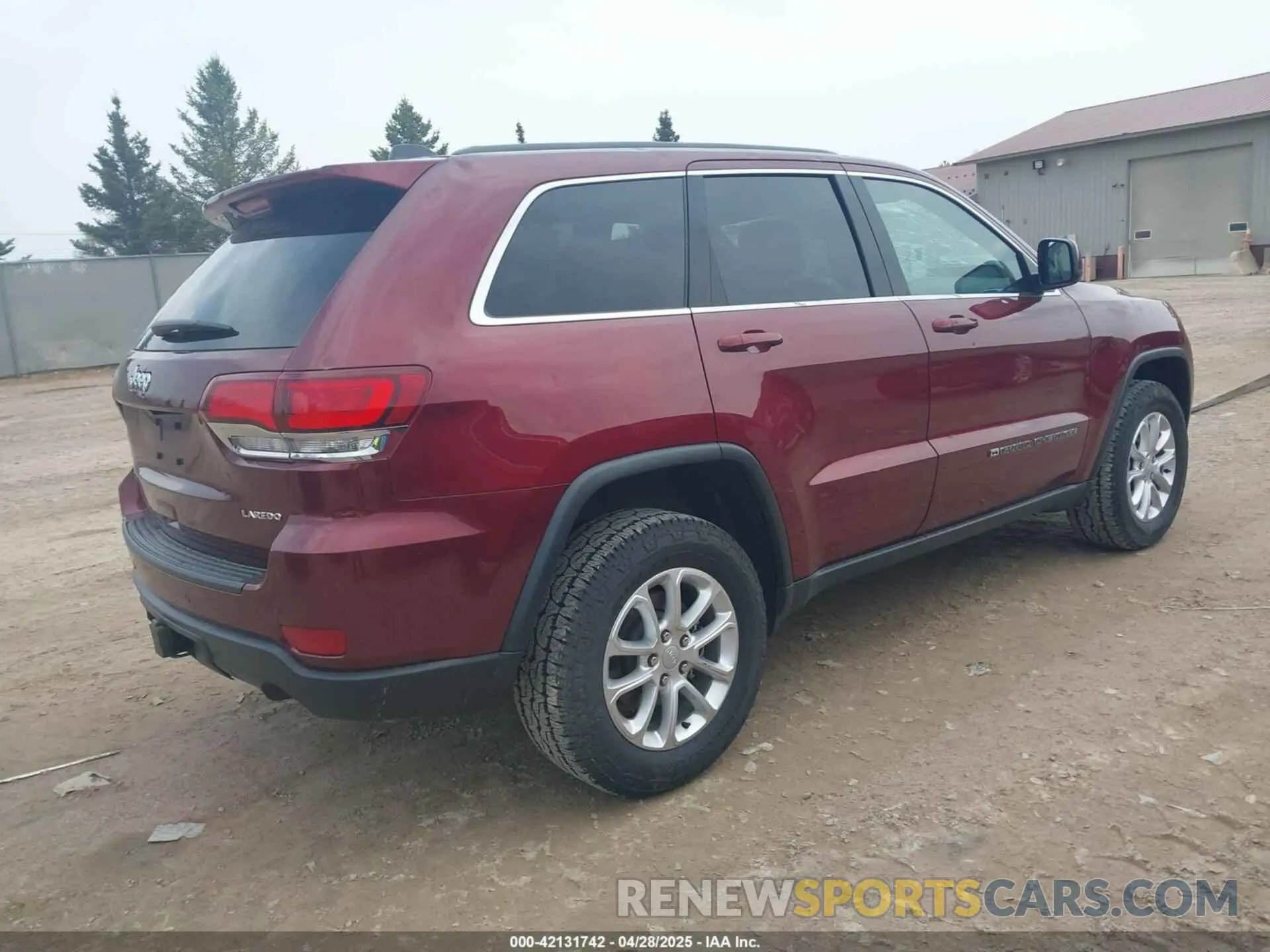 4 Photograph of a damaged car 1C4RJFAG0NC121555 JEEP GRAND CHEROKEE WK 2022